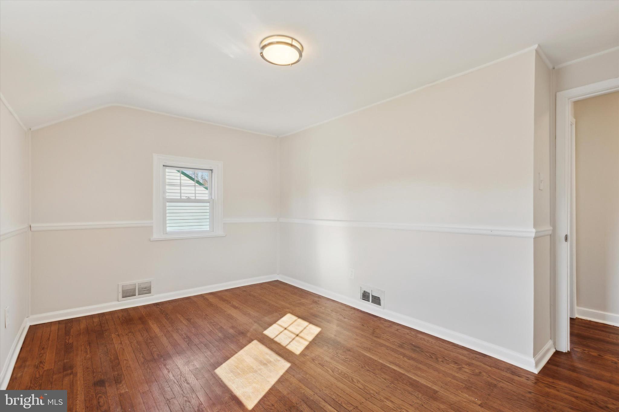 ROSLYN - Residential