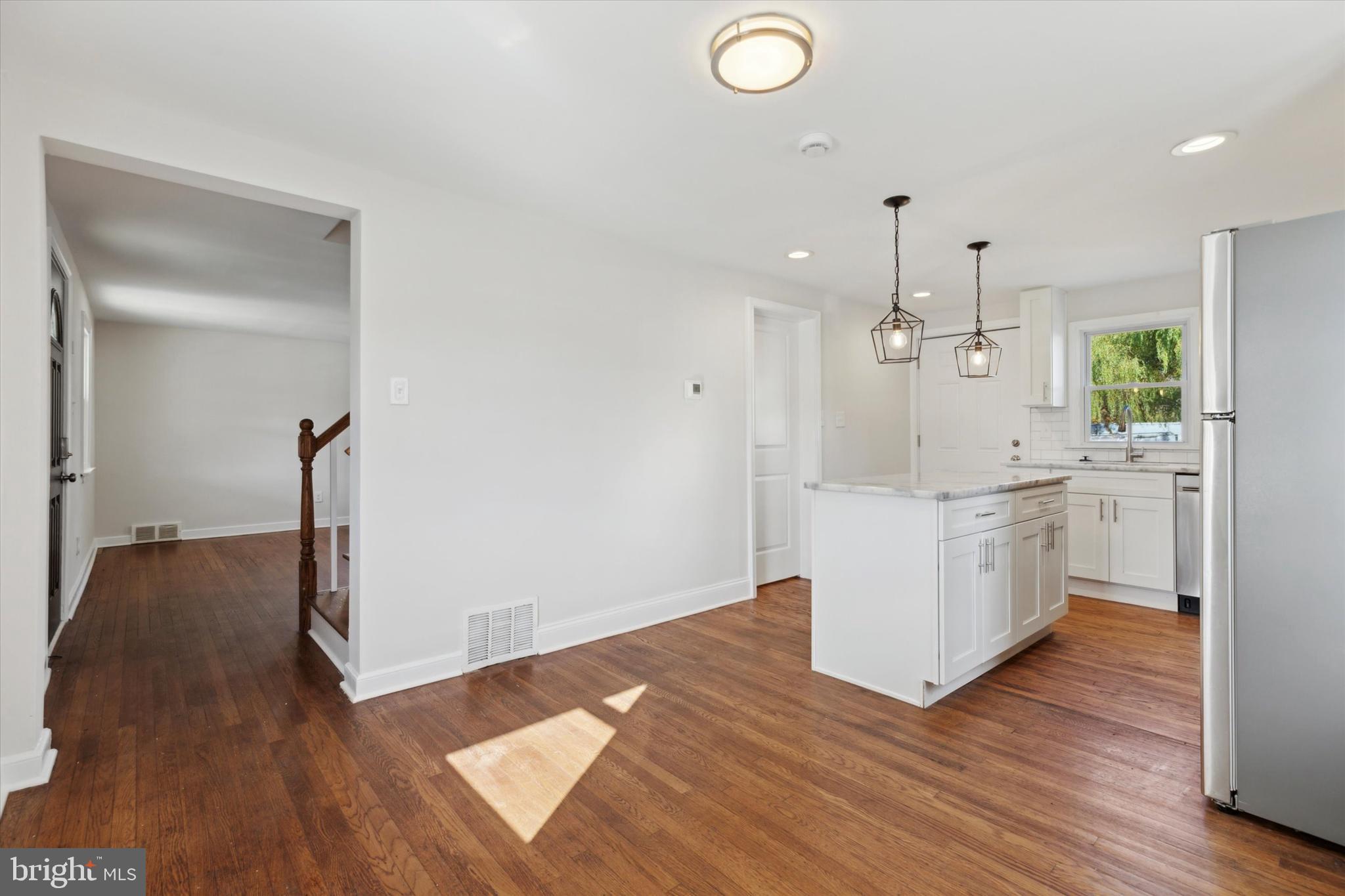 ROSLYN - Residential