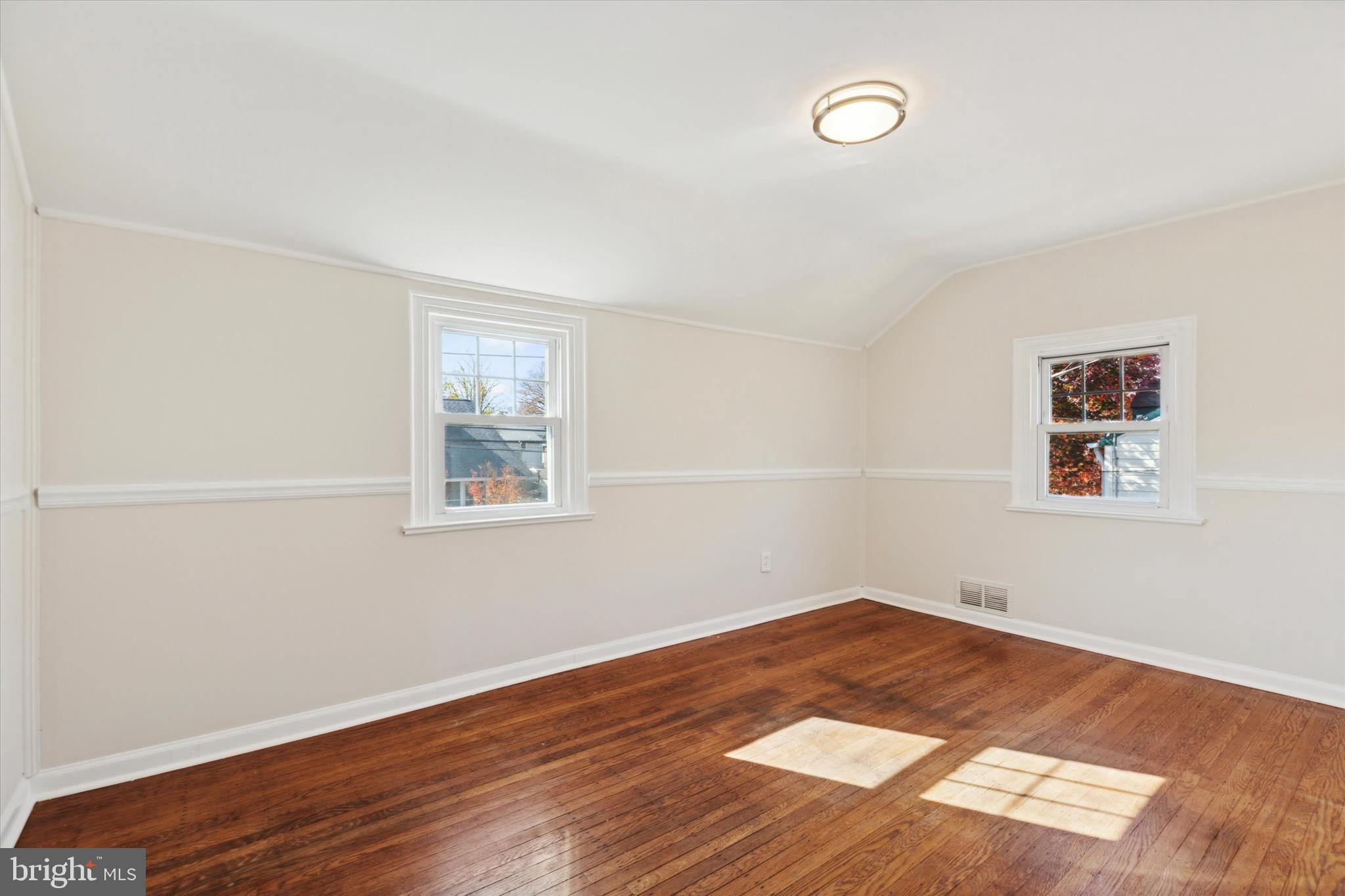 ROSLYN - Residential