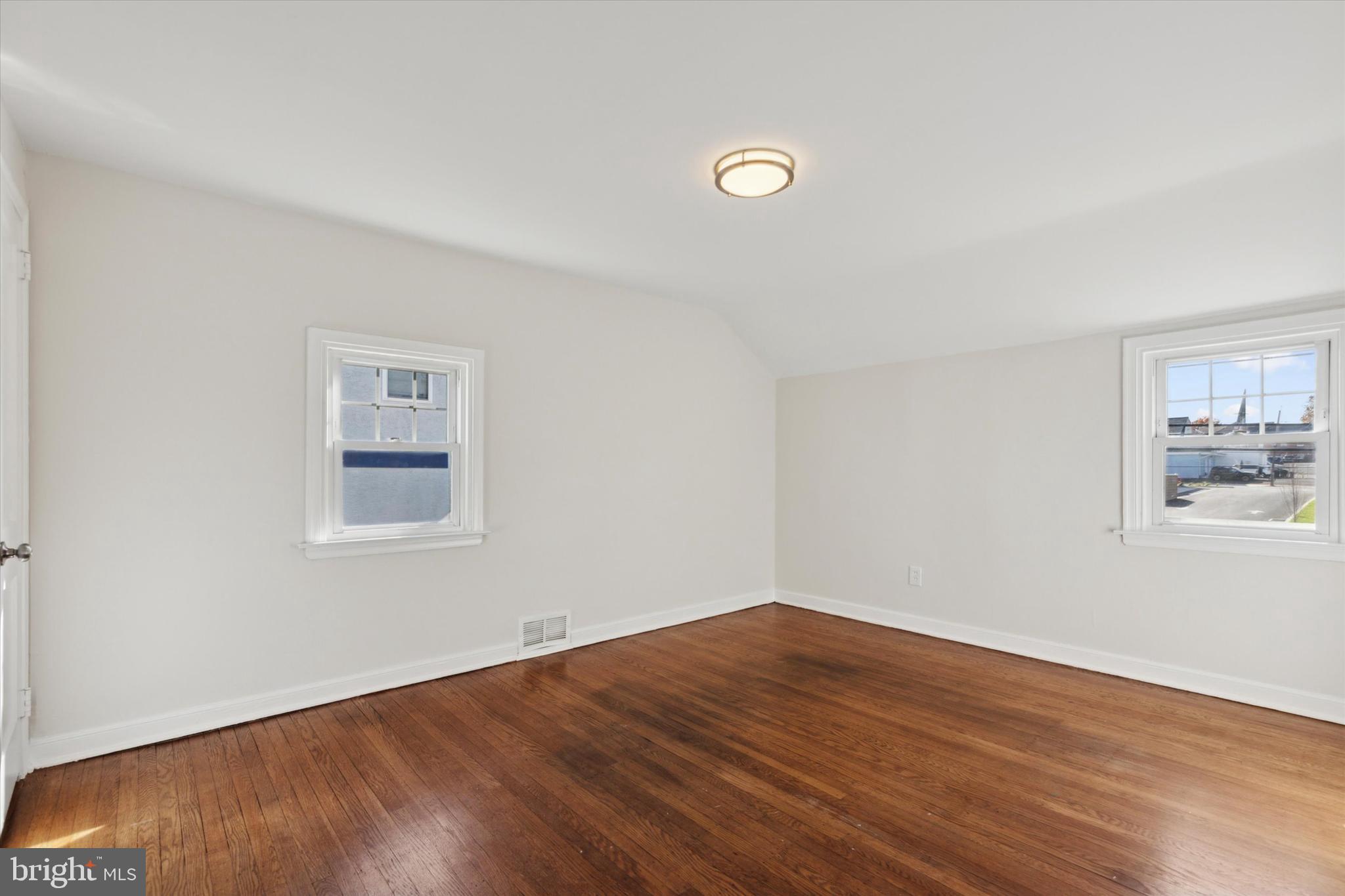 ROSLYN - Residential