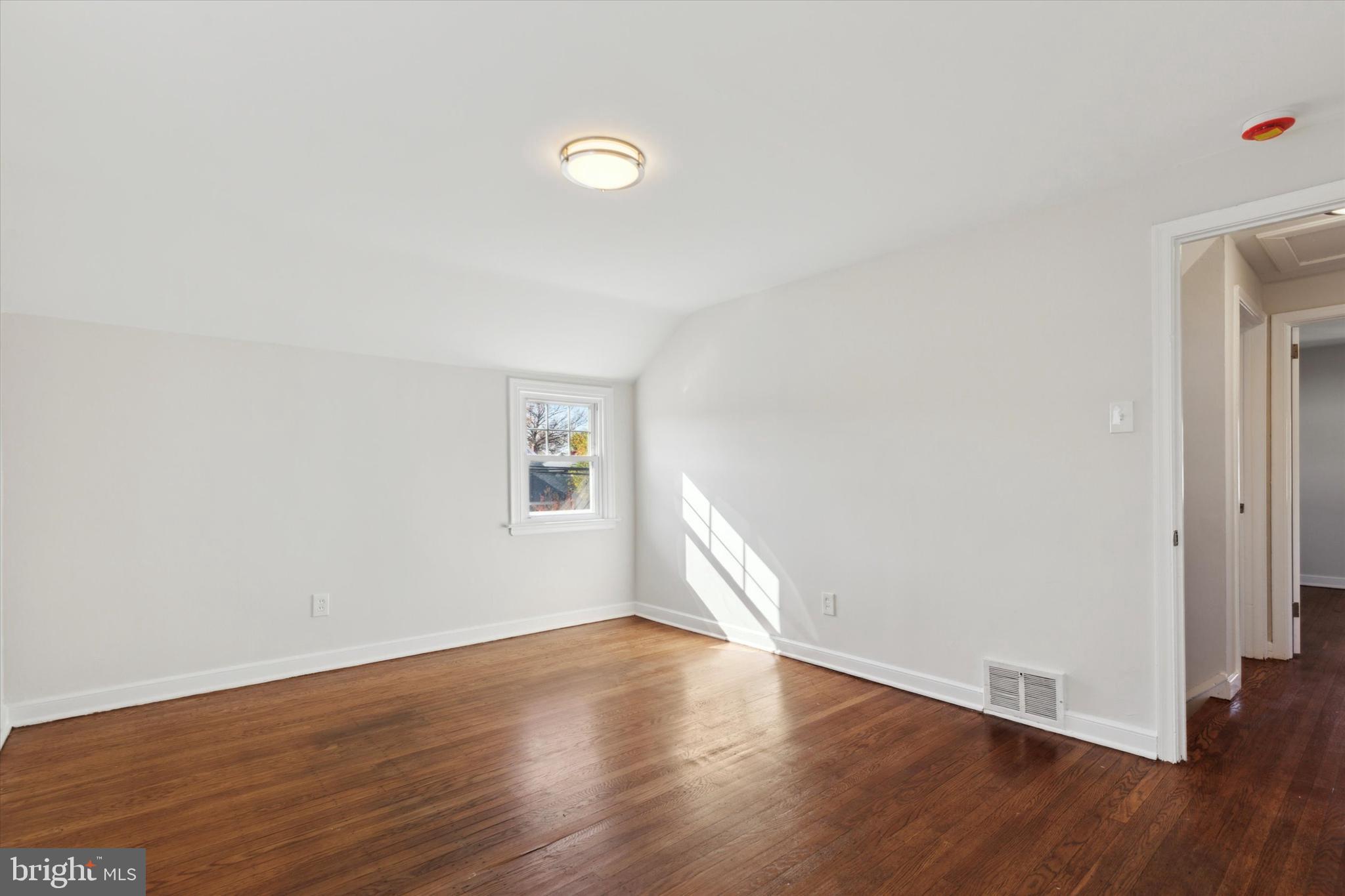 ROSLYN - Residential