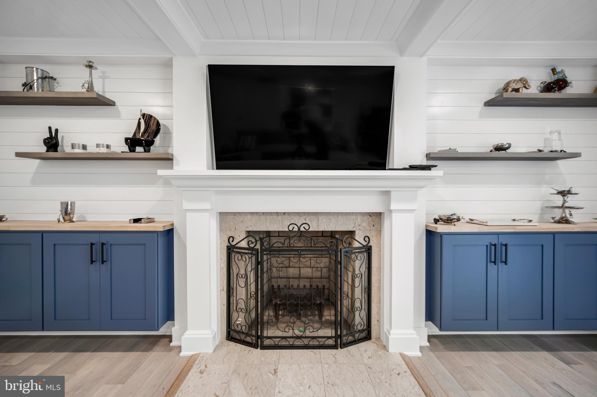 CAMP HILL - Residential