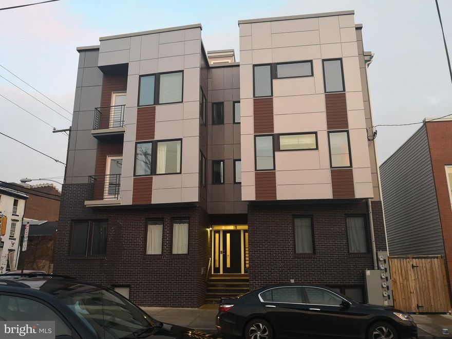 Looking for a Beautiful Luxury Home? This is your right choice available by 08/01/2024. This apartment building with great skyline views share roof deck. Excellent condition with hardwood floor and large windows. There're stainless steel appliances, granite counter top, build in island, and lots of cabinet space in the kitchen. Along the kitchen. This spacious generous 2 bedrooms with 2.5 baths. Top of line Washer and Dryer in unit. Water fee $60/month. Don't miss it. Ask for videos if you need.