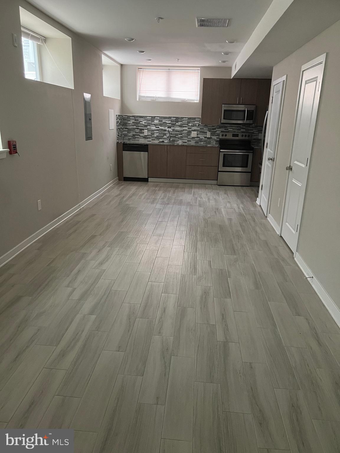 FAIRMOUNT - Residential Lease