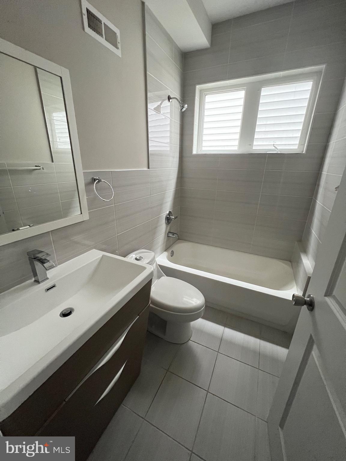 FAIRMOUNT - Residential Lease