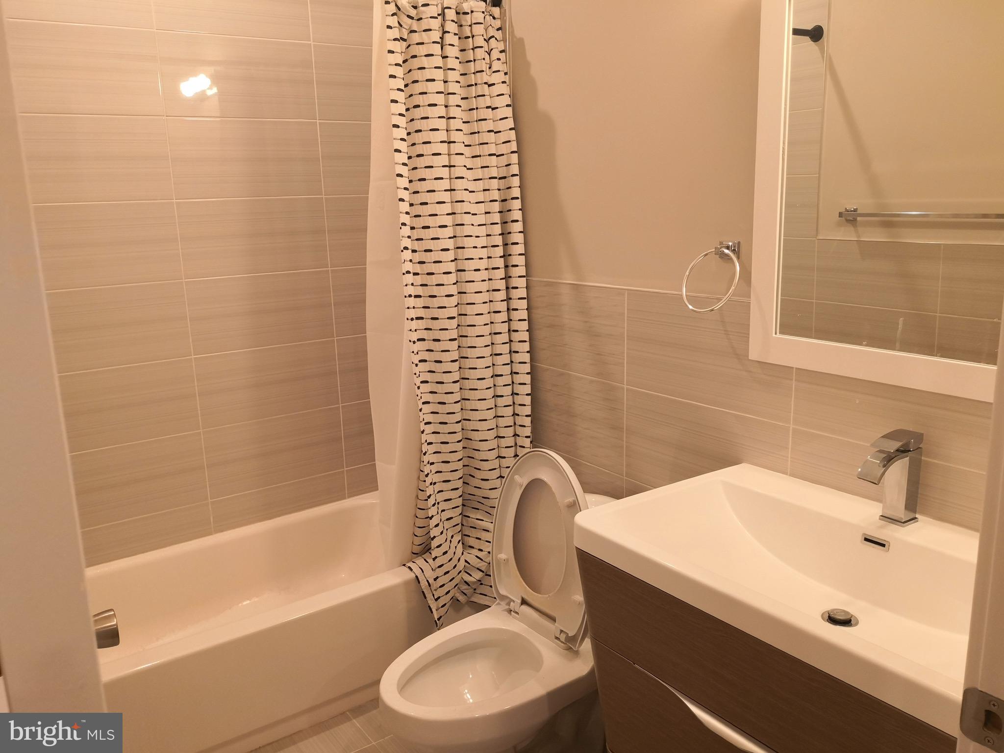 FAIRMOUNT - Residential Lease