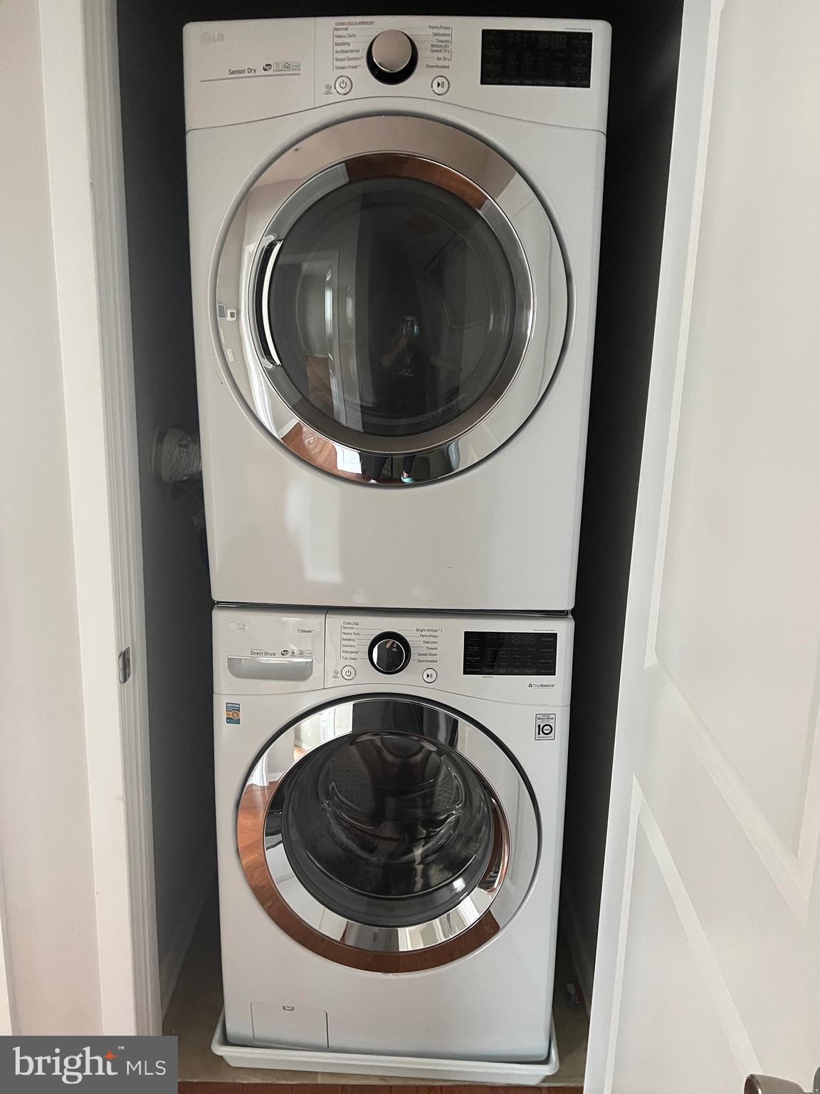 FAIRMOUNT - Residential Lease