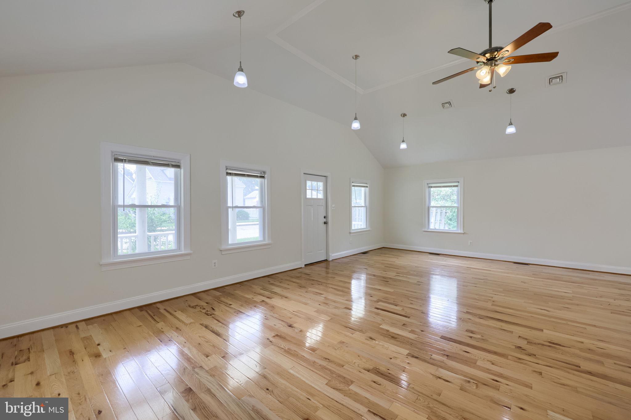 419 COTTAGE PLACE