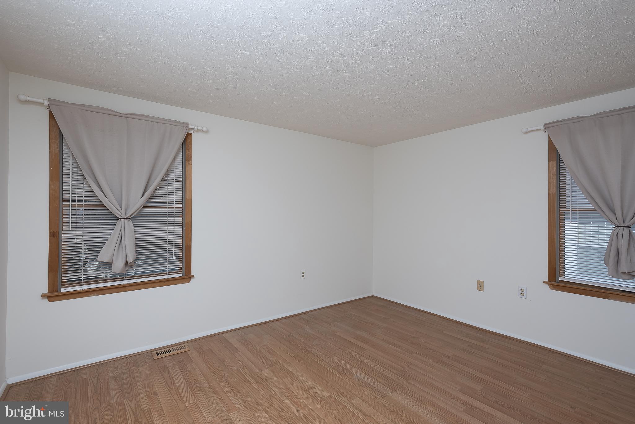 THE PROVINCES - Residential