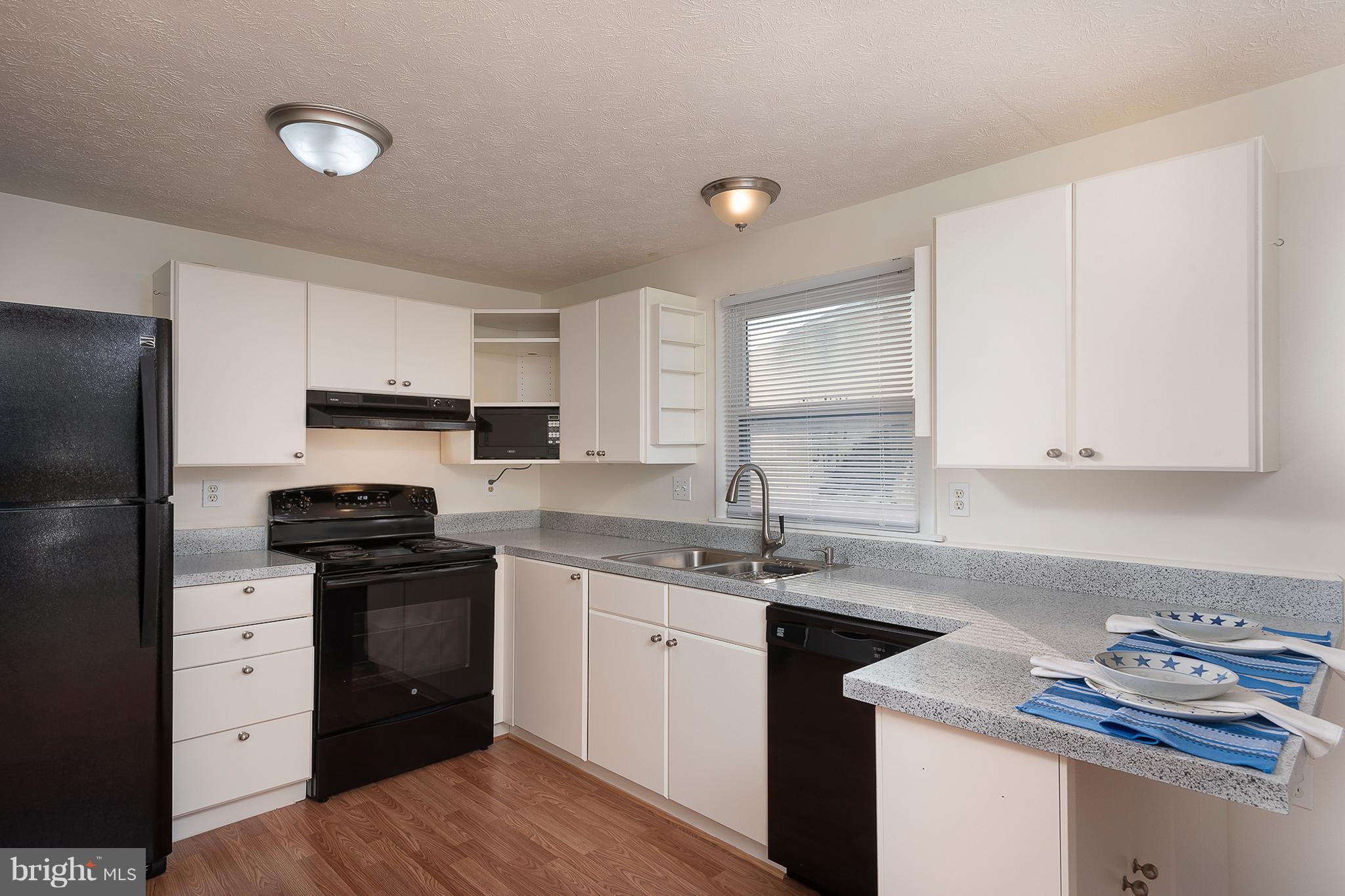 THE PROVINCES - Residential