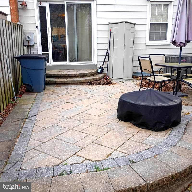 LAKE BRADDOCK - Residential