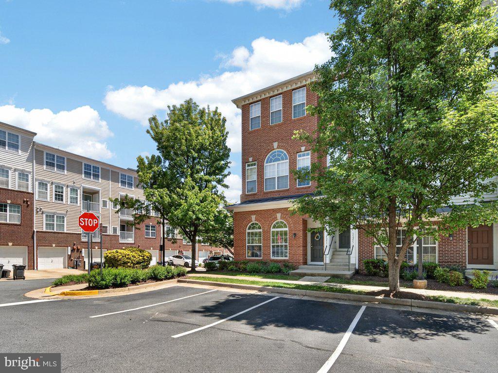 MARKET CENTER CONDOMINIUM - Residential