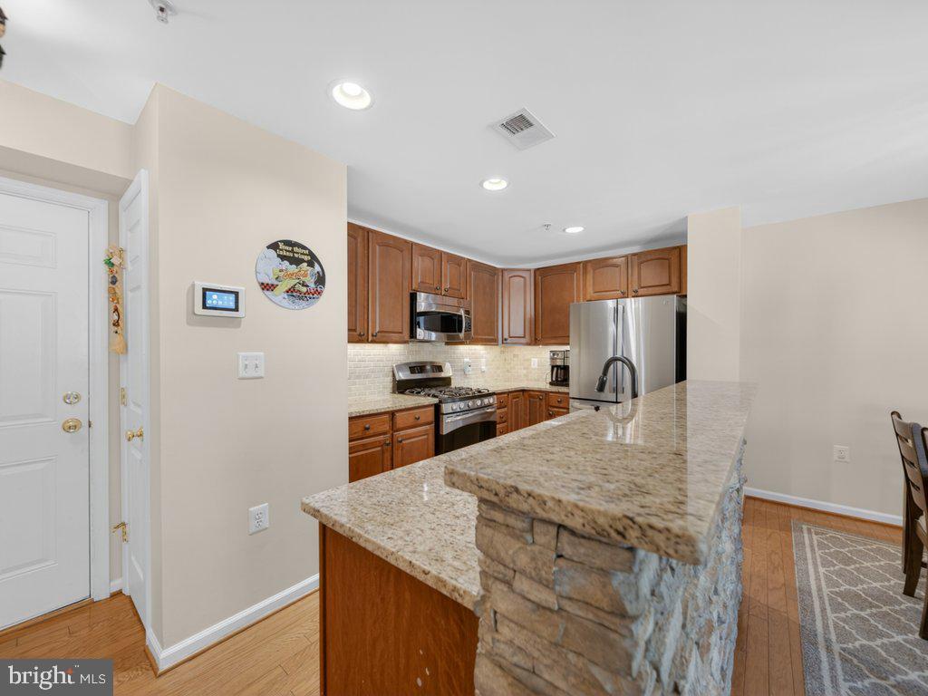 MARKET CENTER CONDOMINIUM - Residential