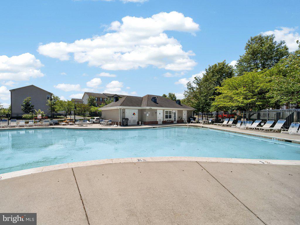 MARKET CENTER CONDOMINIUM - Residential