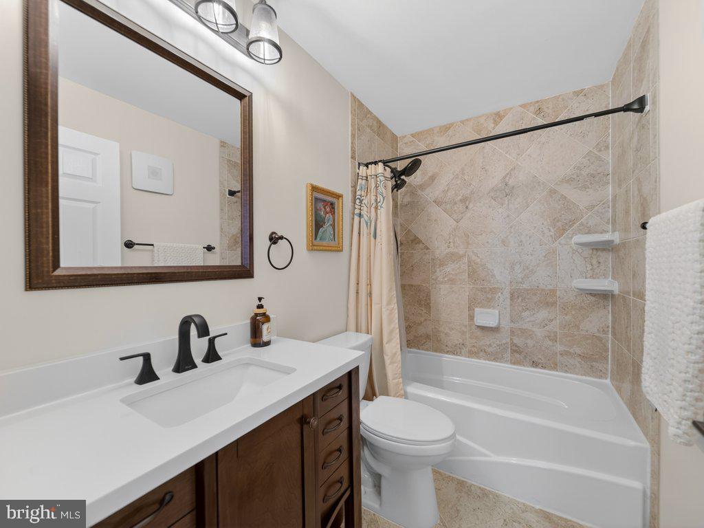 MARKET CENTER CONDOMINIUM - Residential
