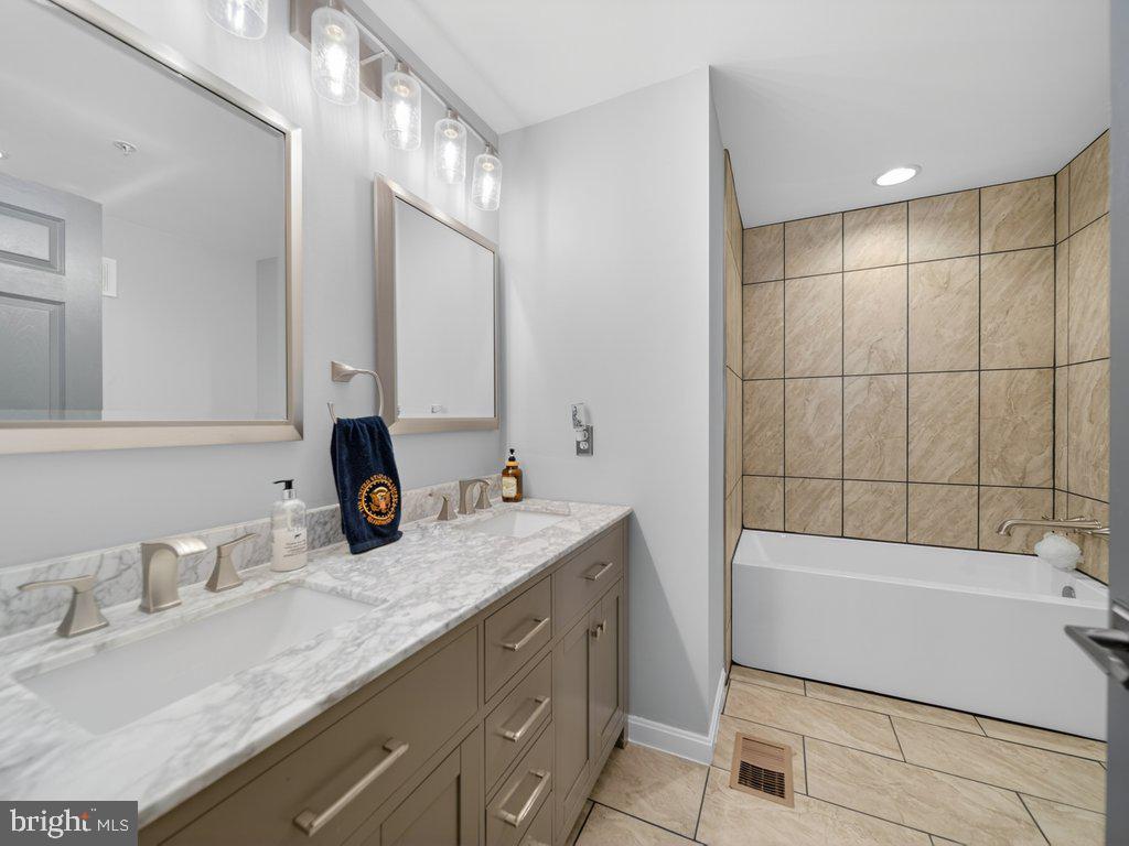 MARKET CENTER CONDOMINIUM - Residential