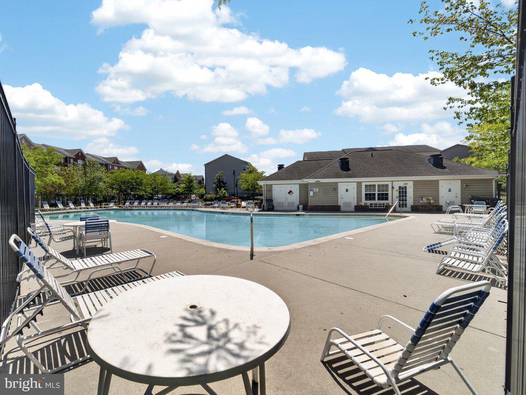 MARKET CENTER CONDOMINIUM - Residential