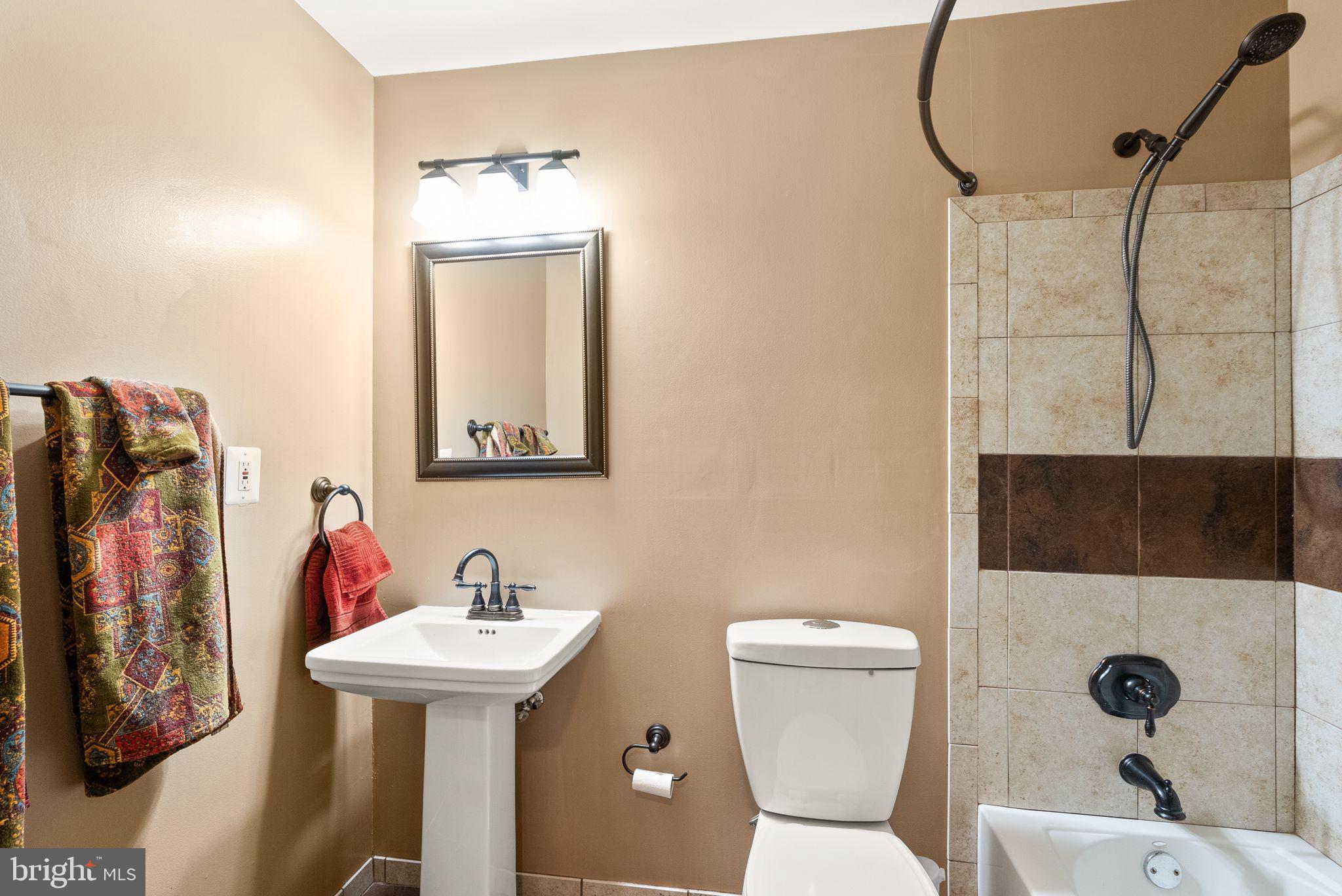 POTOMAC KNOLLS - Residential