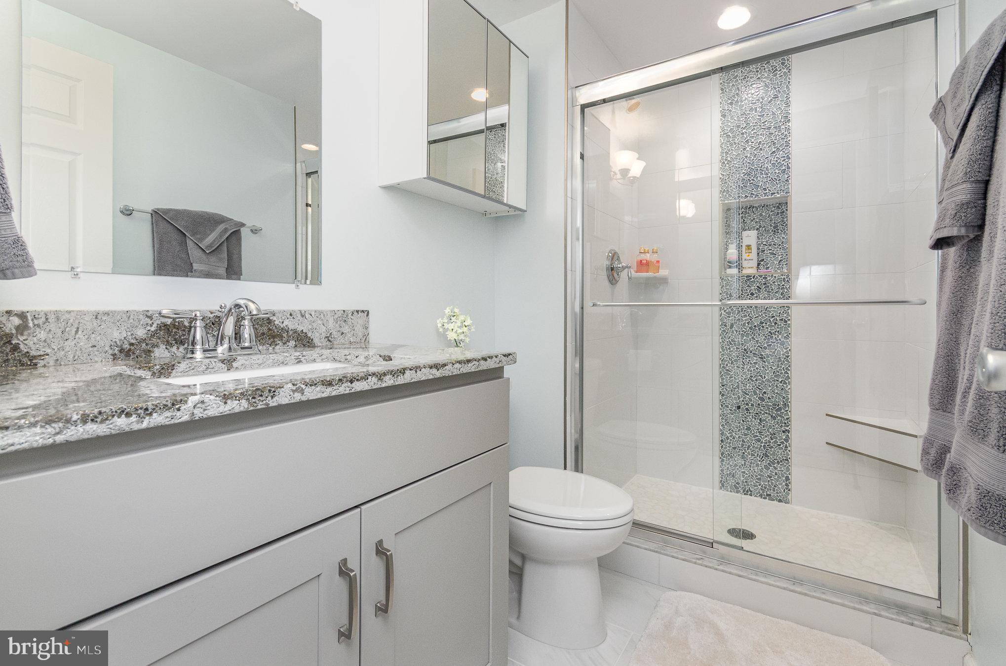 LAKEWOOD HILLS - Residential