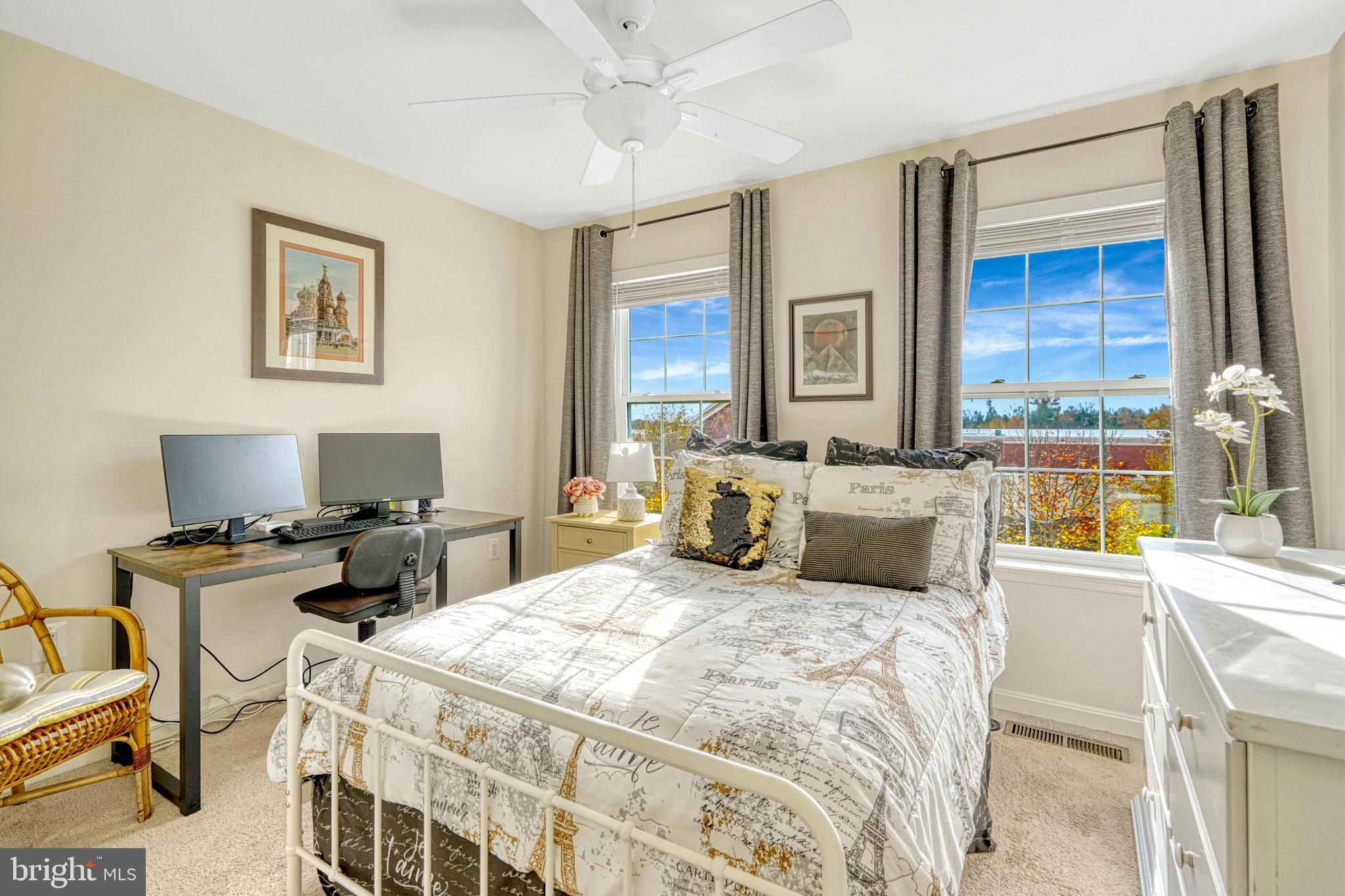 MADISON CRESCENT - Residential
