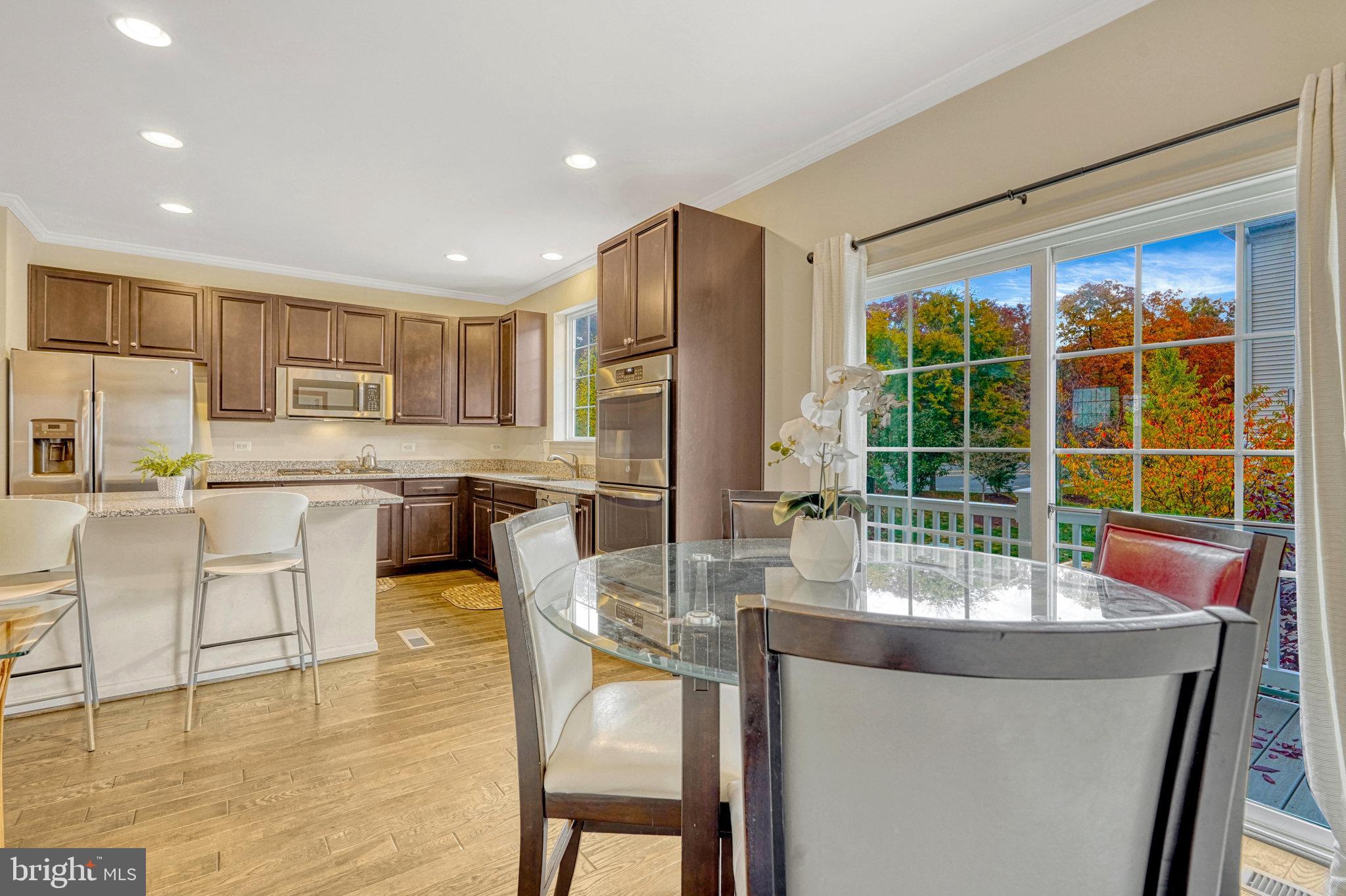 MADISON CRESCENT - Residential