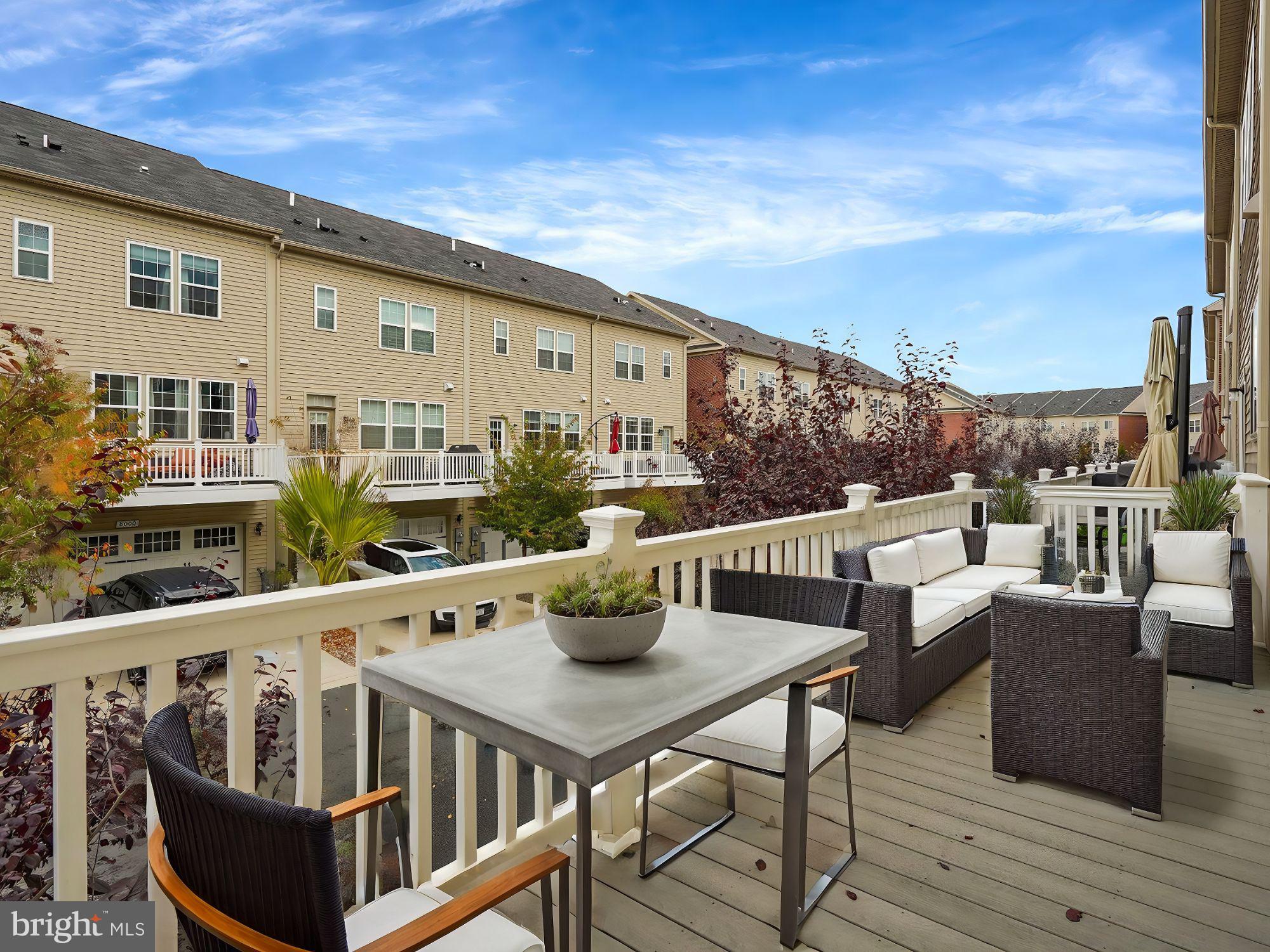 MADISON CRESCENT - Residential
