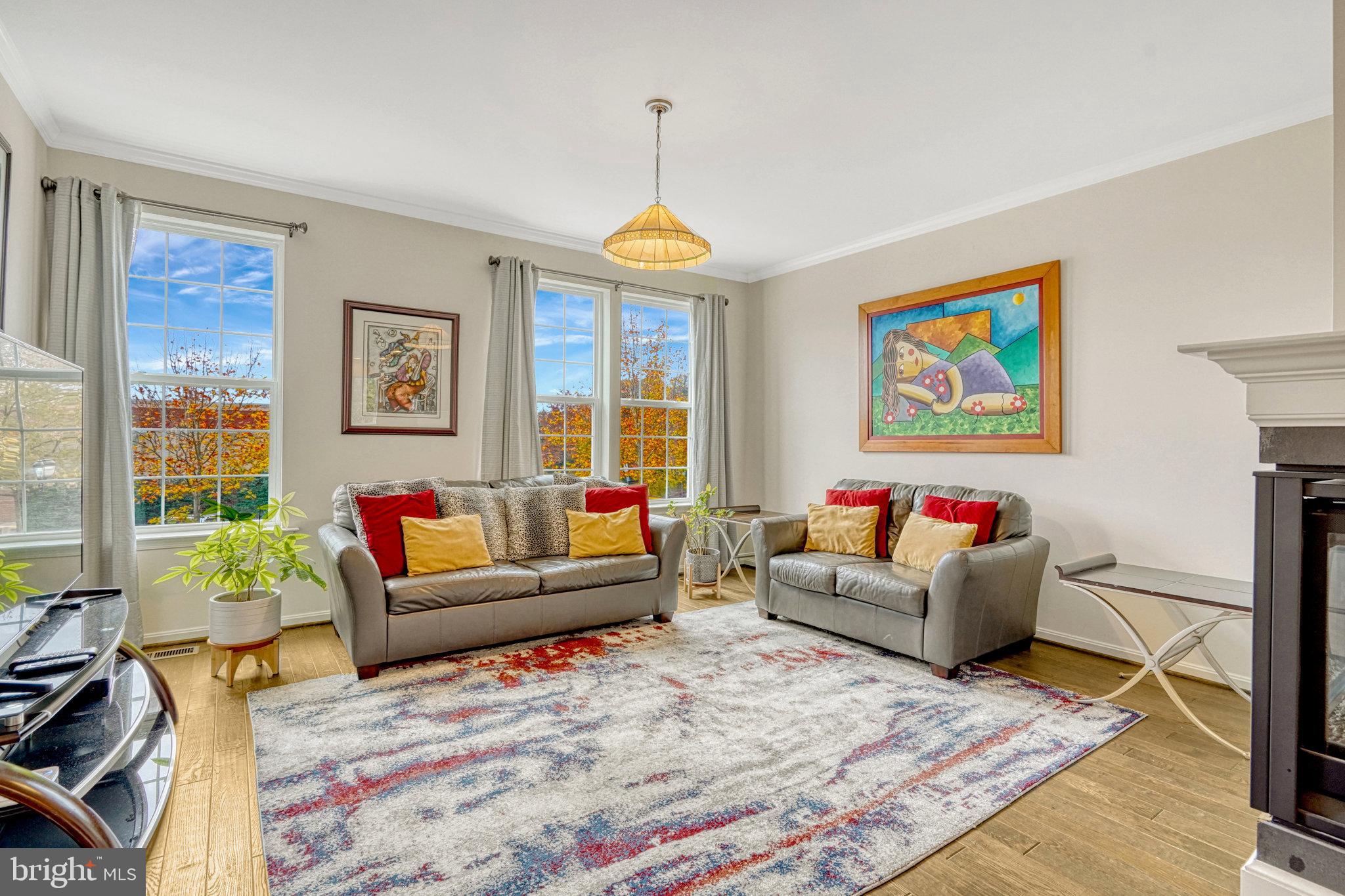 MADISON CRESCENT - Residential