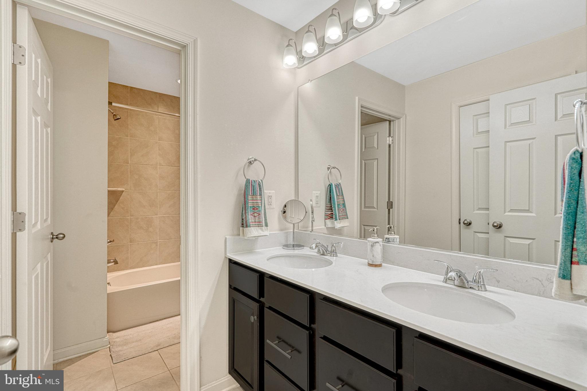 MADISON CRESCENT - Residential