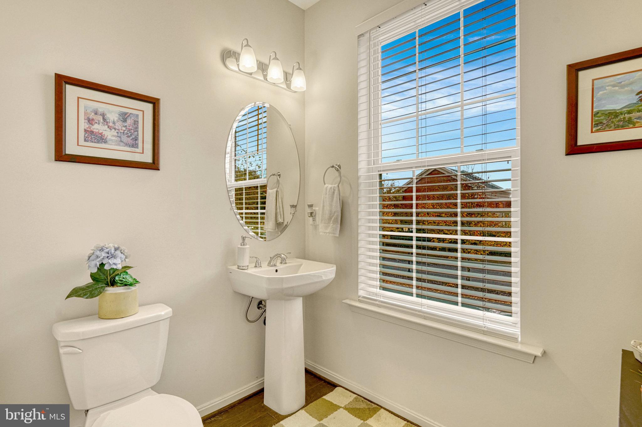 MADISON CRESCENT - Residential