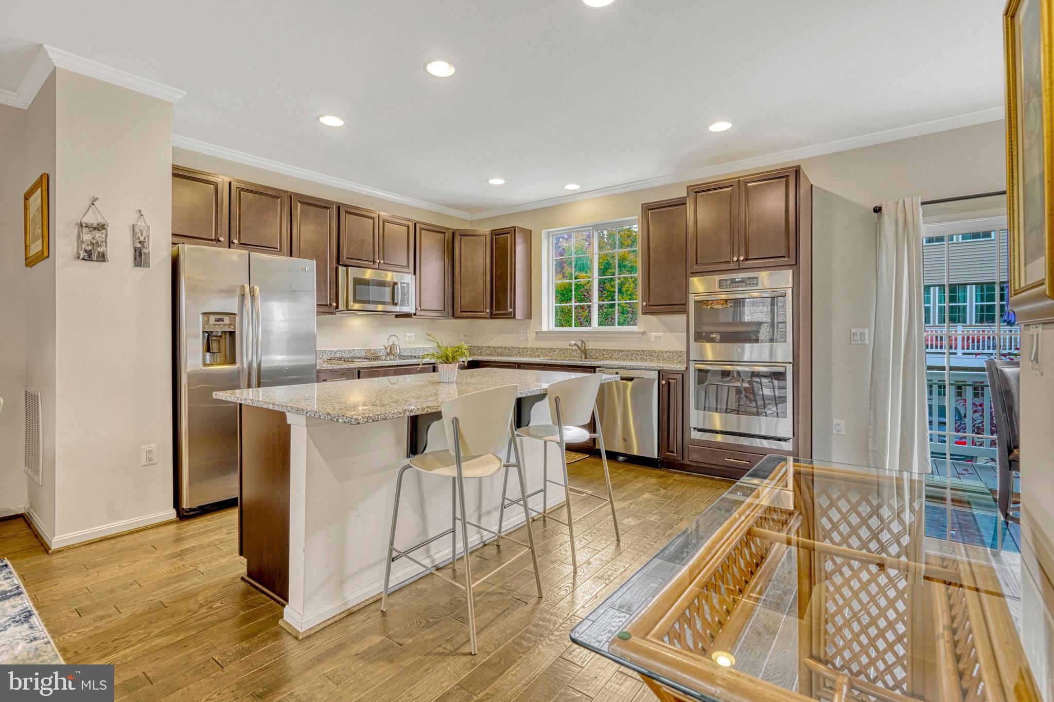 MADISON CRESCENT - Residential