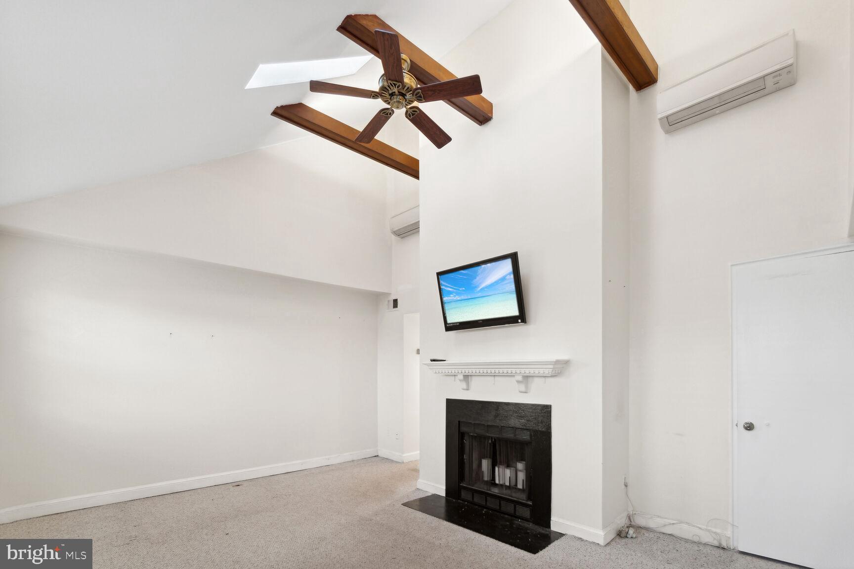 PALISADE GARDENS - Residential Lease