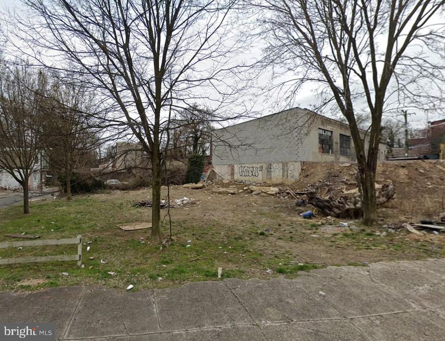 Vacant ICMX lot for sale. The dimensions of the lot are 108x82 and it is 8,832 sqft.