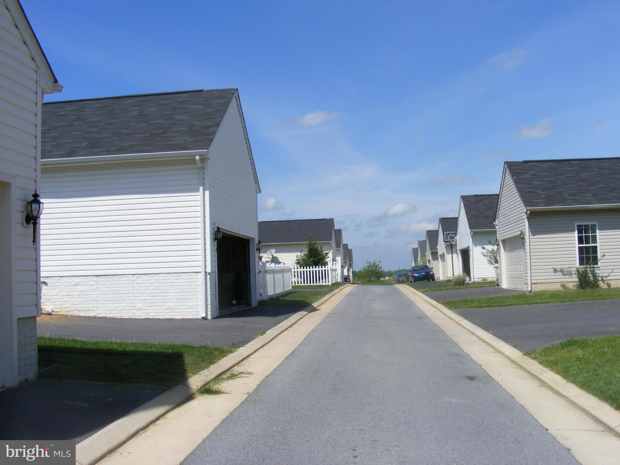 LAKELAND PLACE - Residential