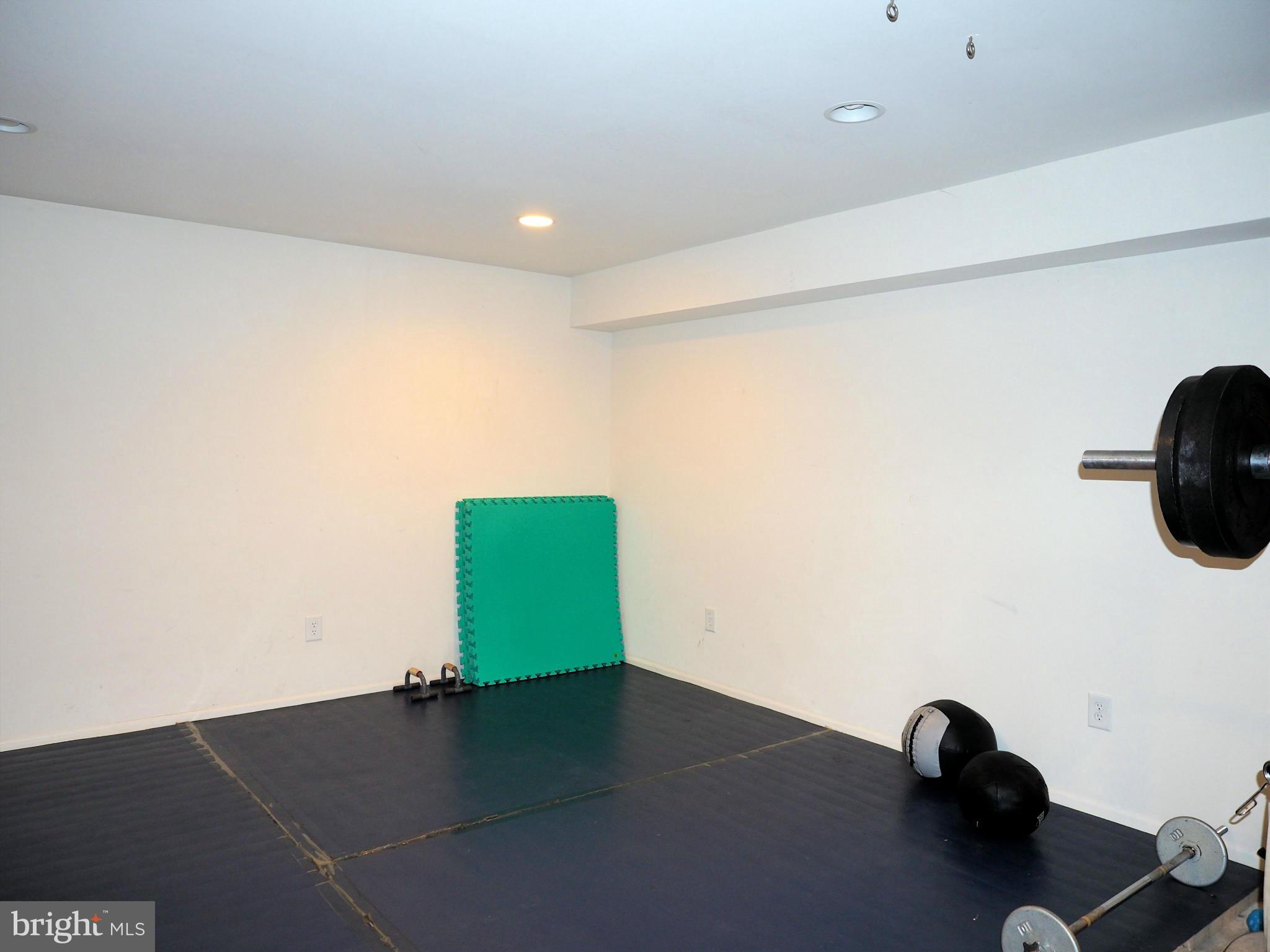 LAKELAND PLACE - Residential