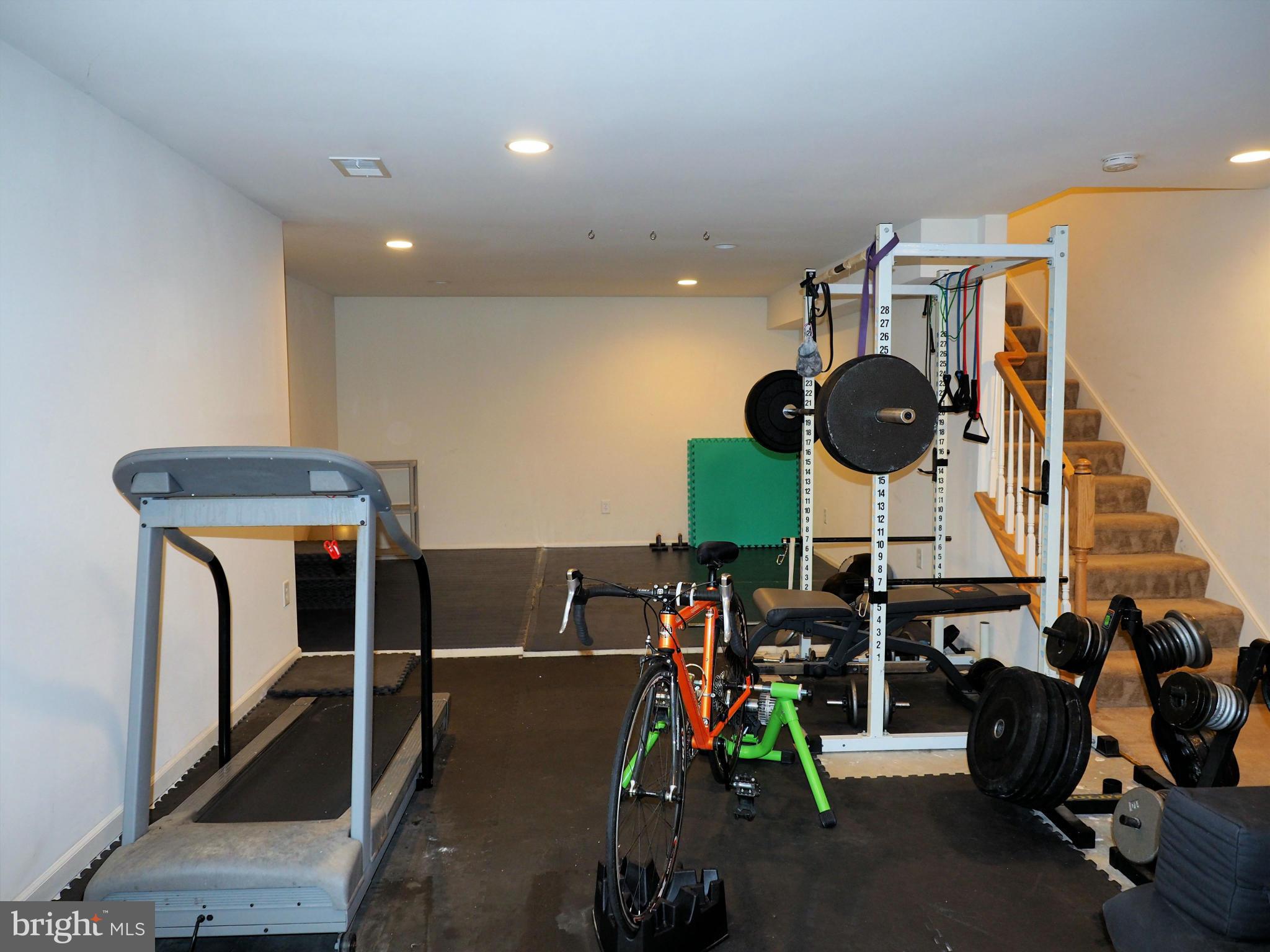 LAKELAND PLACE - Residential