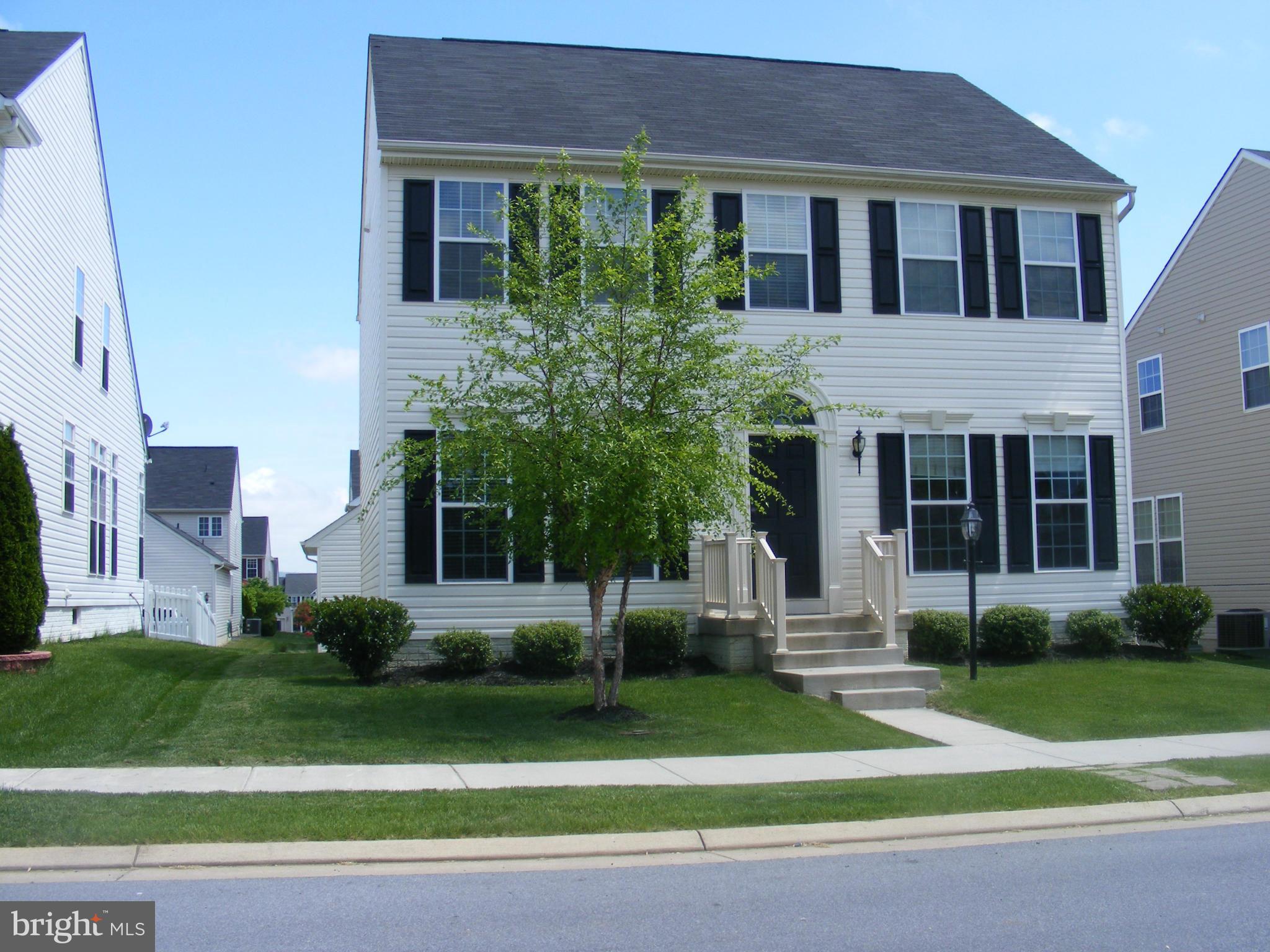 LAKELAND PLACE - Residential