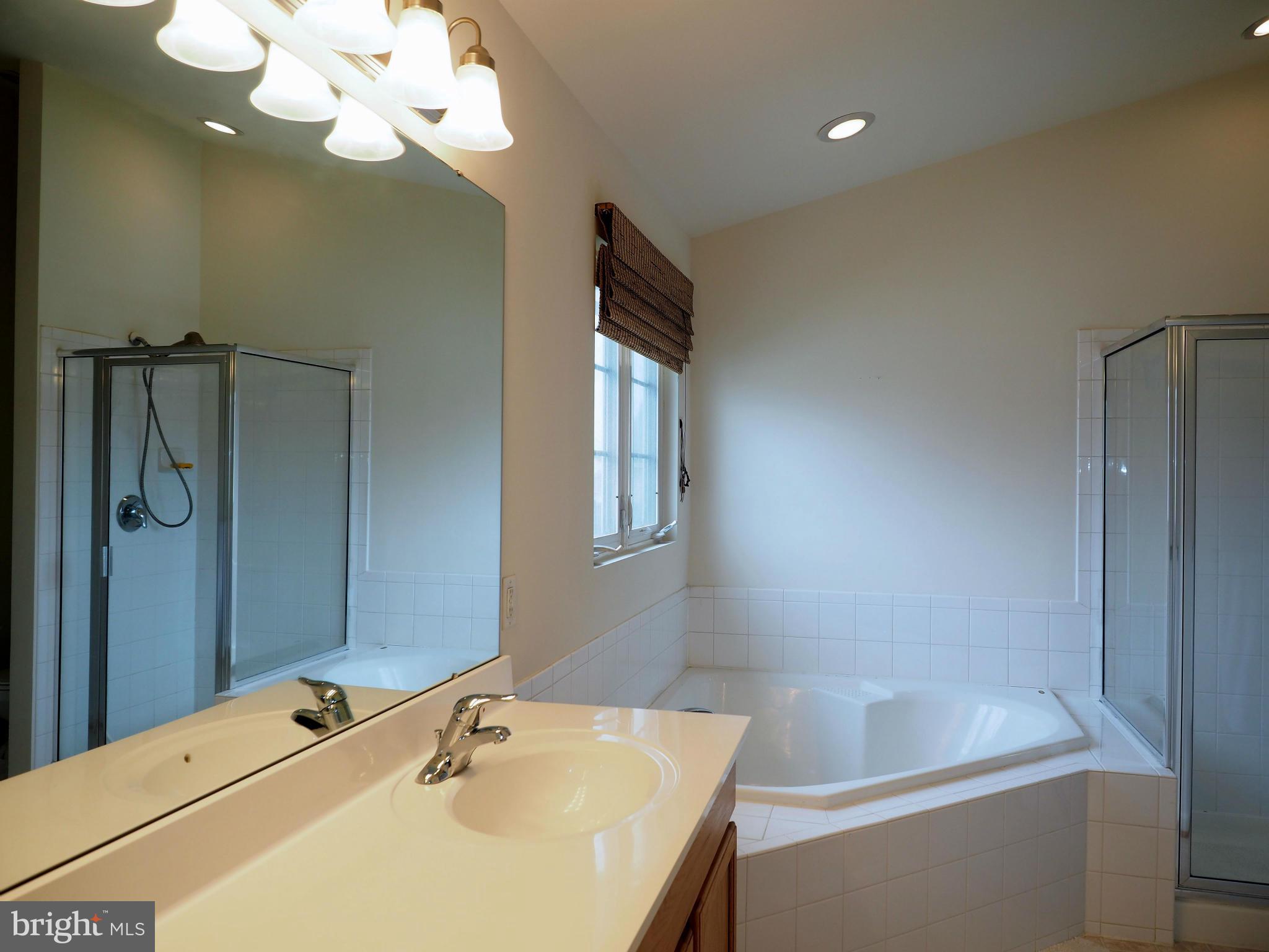 LAKELAND PLACE - Residential