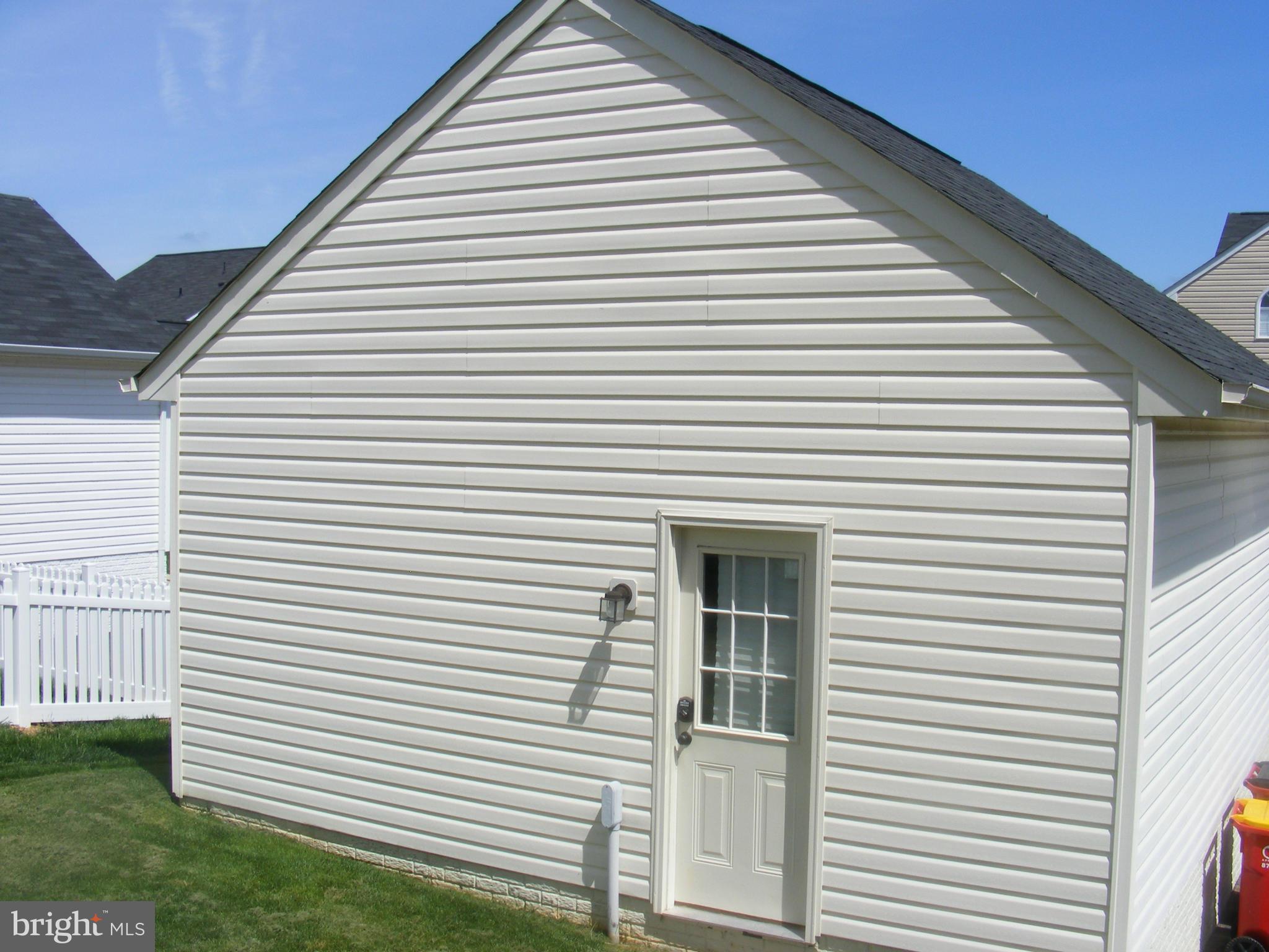 LAKELAND PLACE - Residential