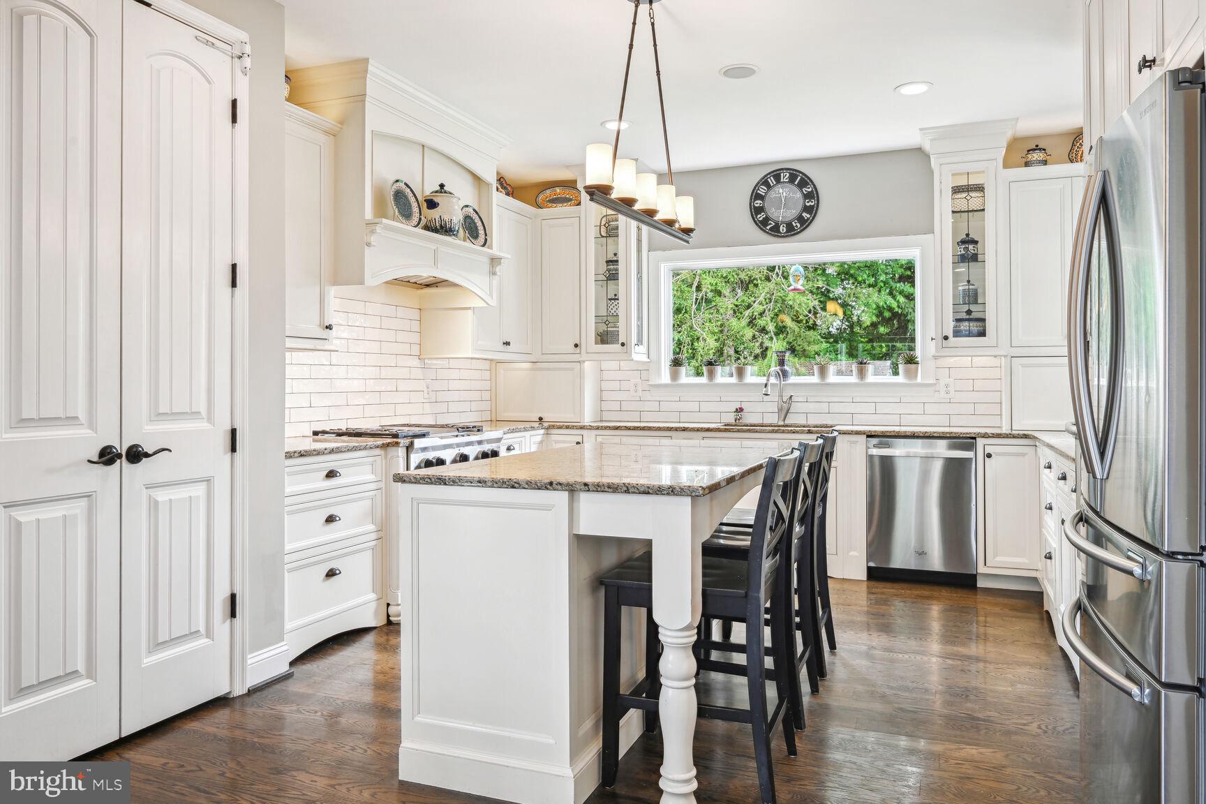 HILLSIDE MANOR - Residential