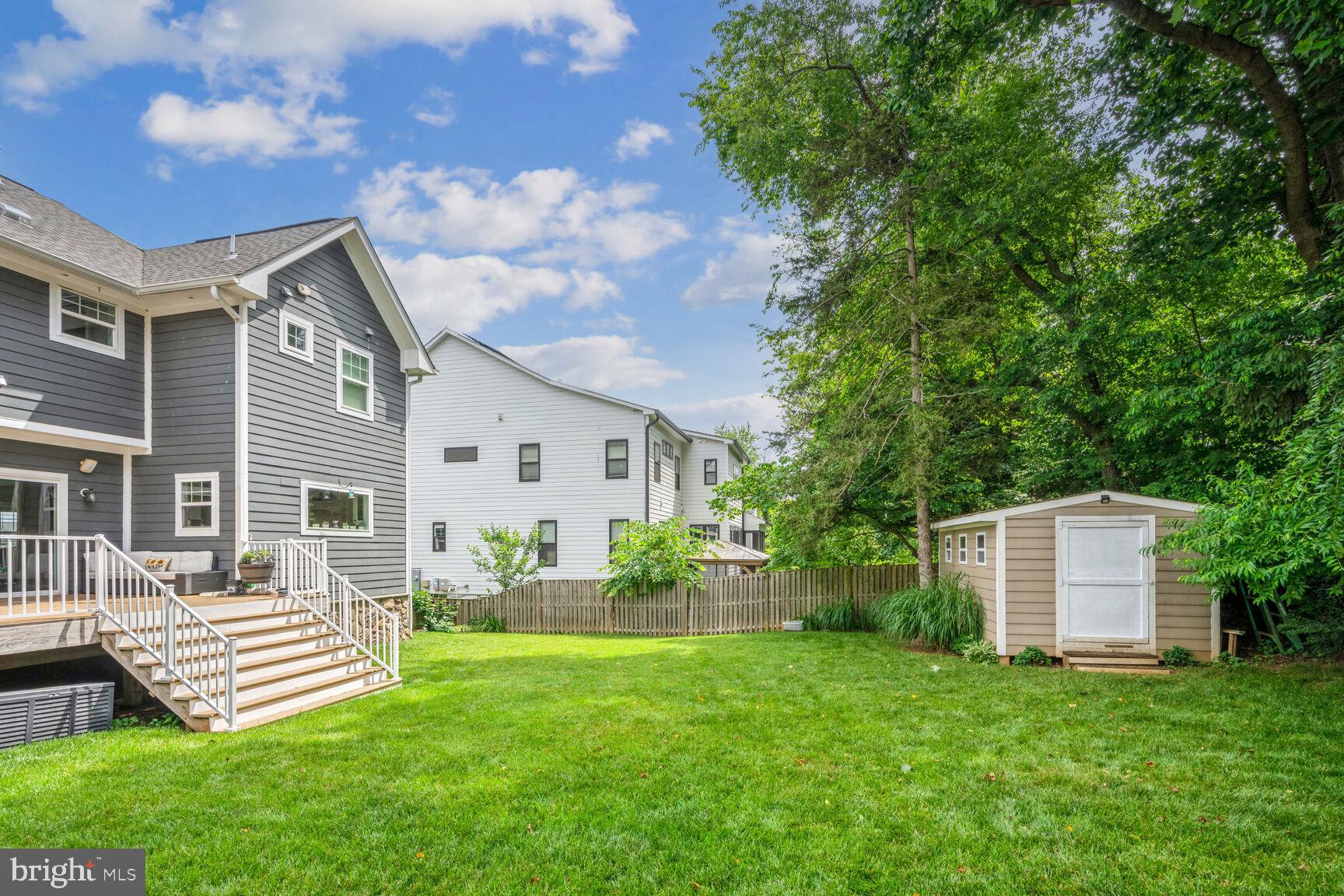 HILLSIDE MANOR - Residential