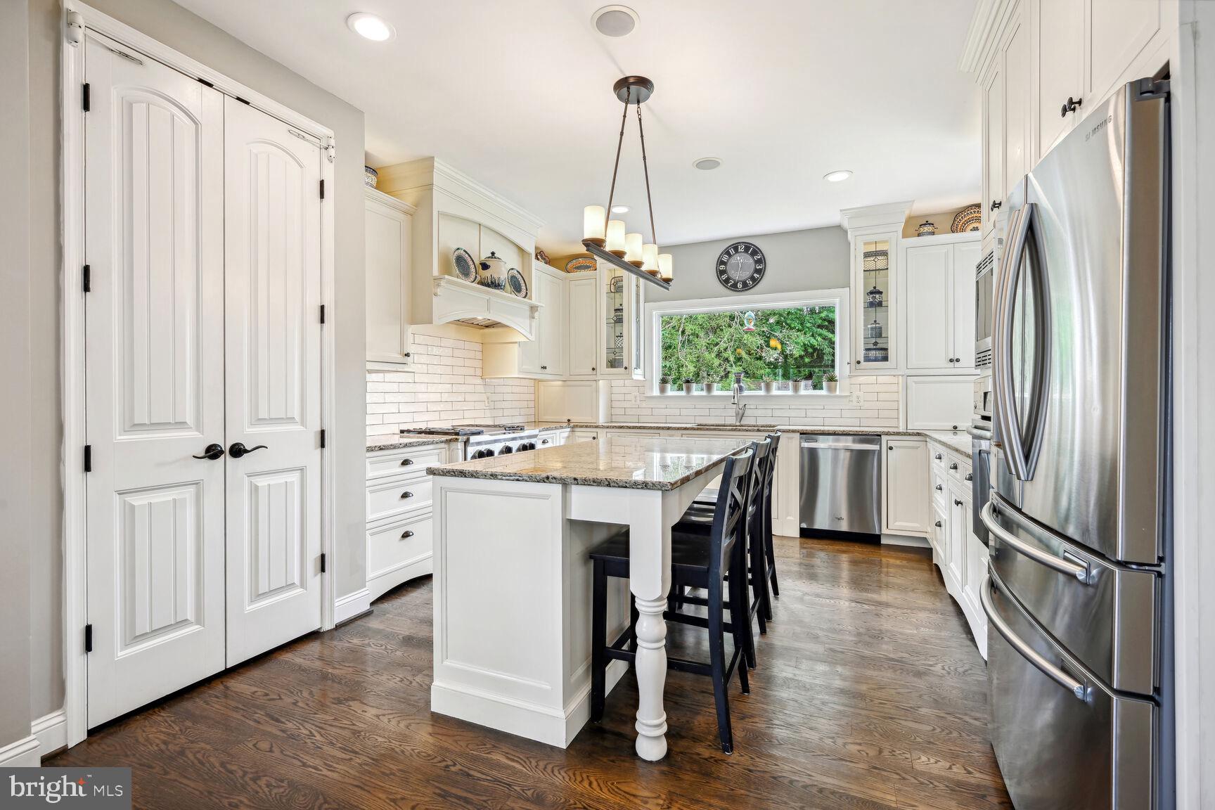 HILLSIDE MANOR - Residential