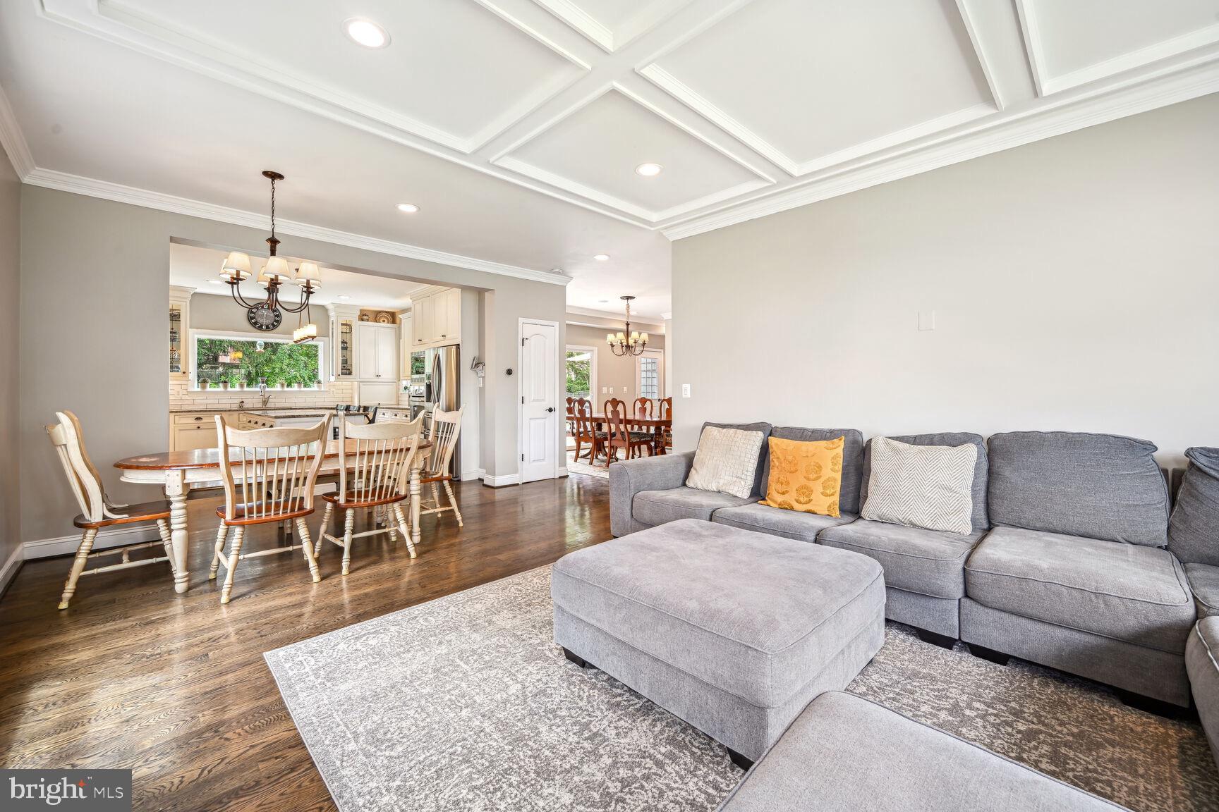 HILLSIDE MANOR - Residential