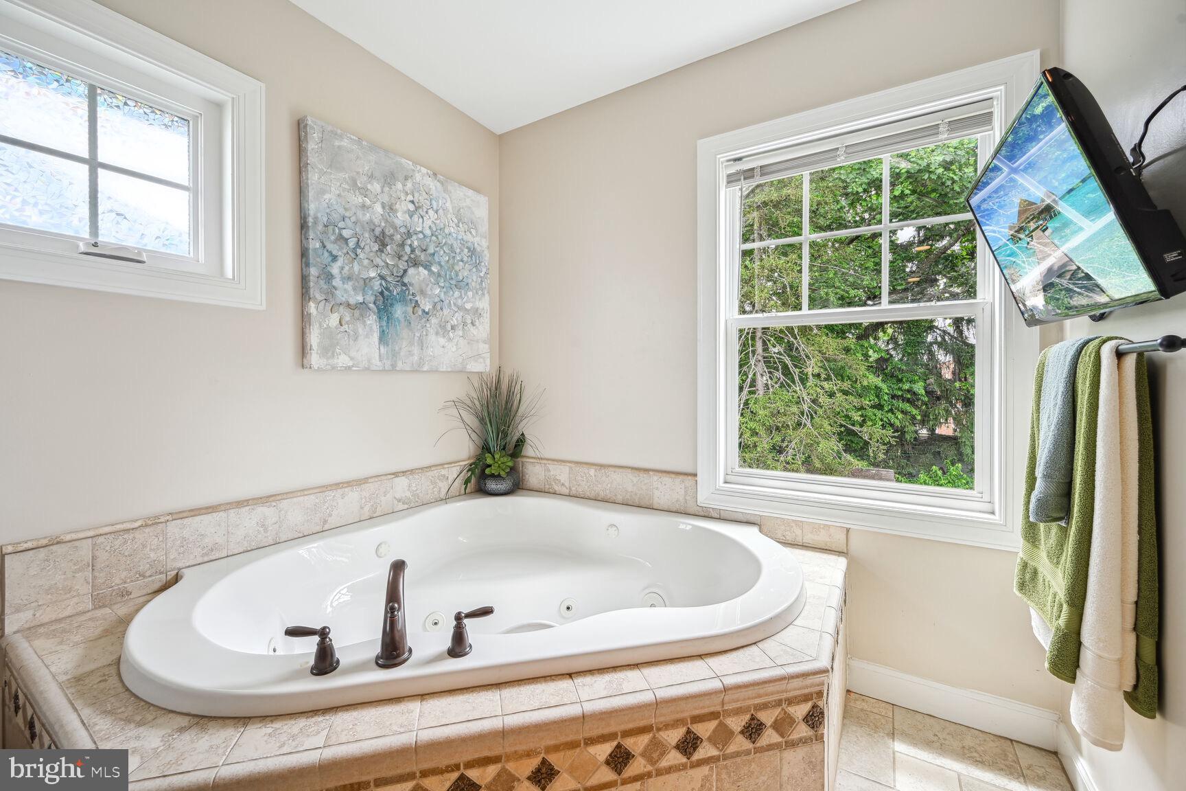 HILLSIDE MANOR - Residential