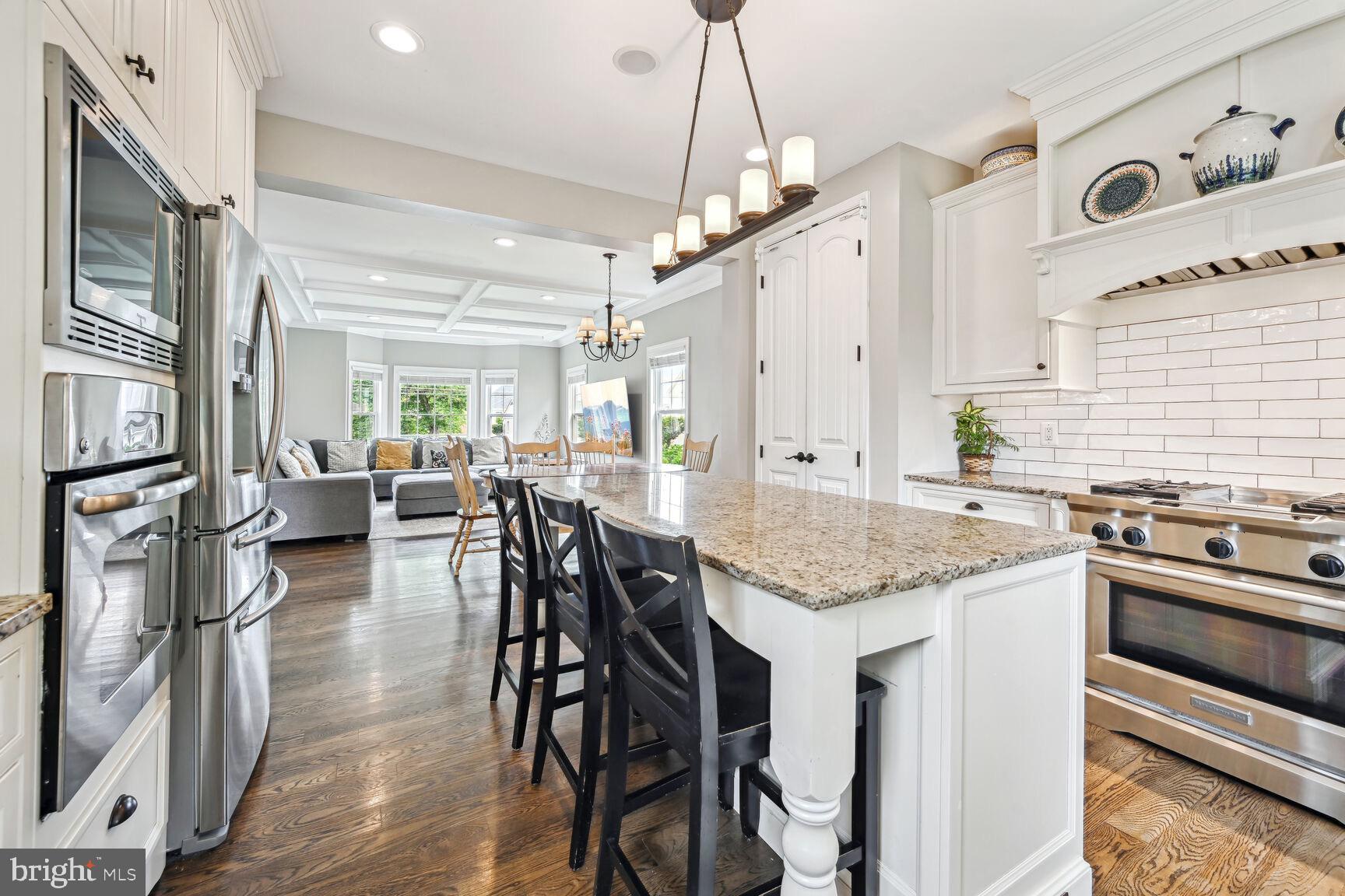 HILLSIDE MANOR - Residential