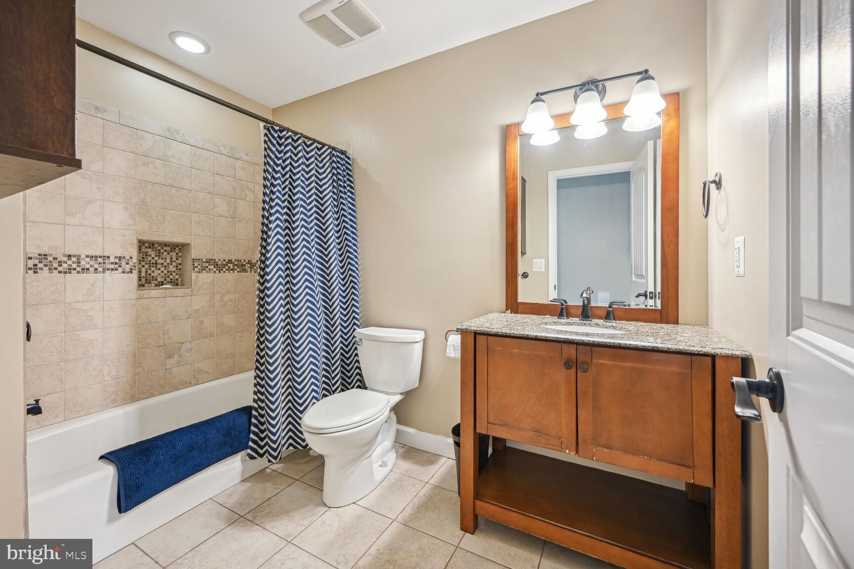 HILLSIDE MANOR - Residential