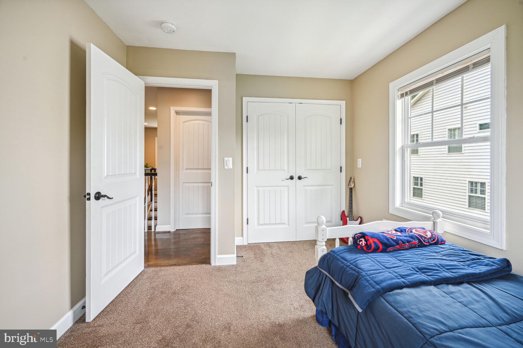 HILLSIDE MANOR - Residential