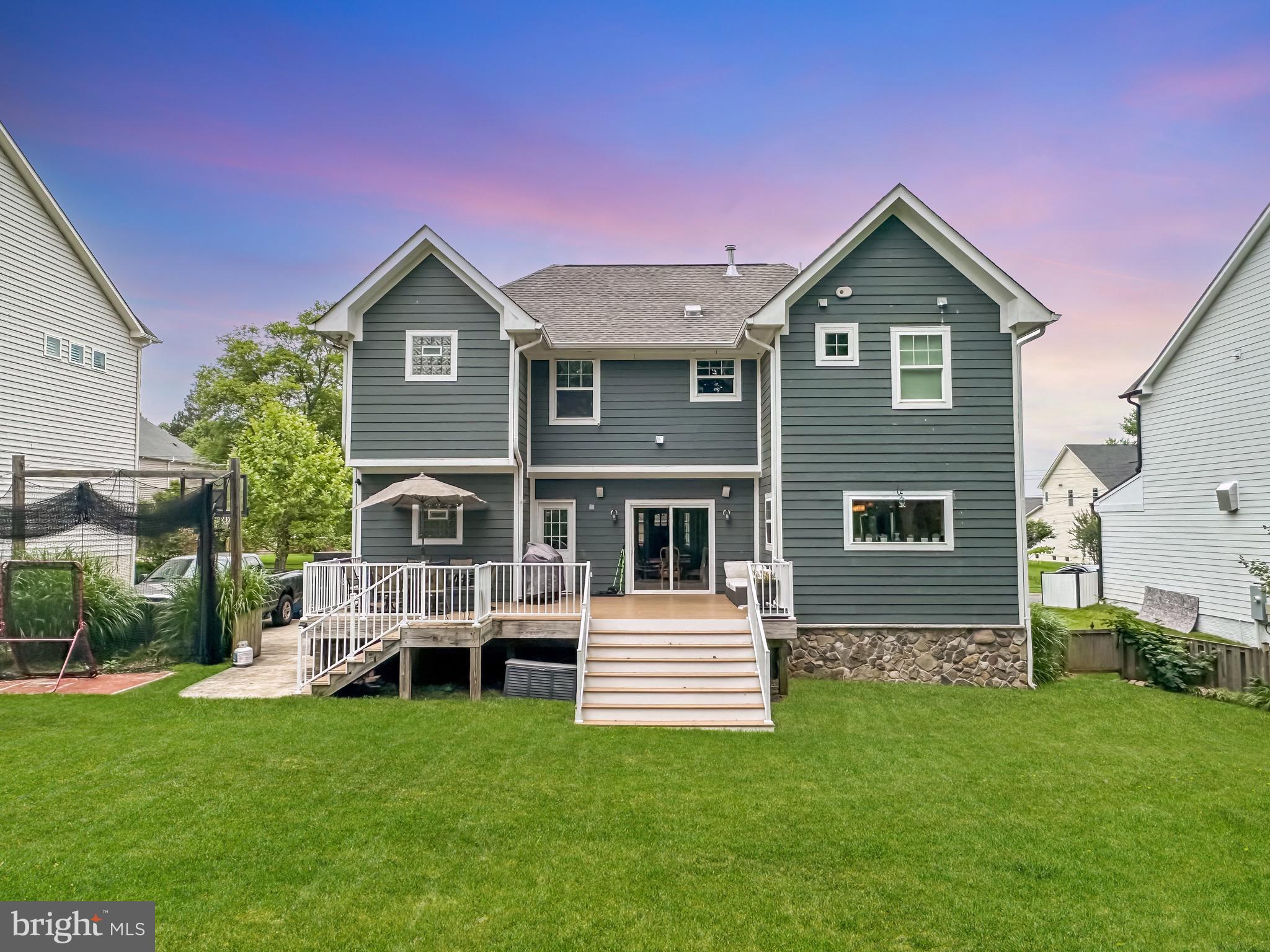 HILLSIDE MANOR - Residential