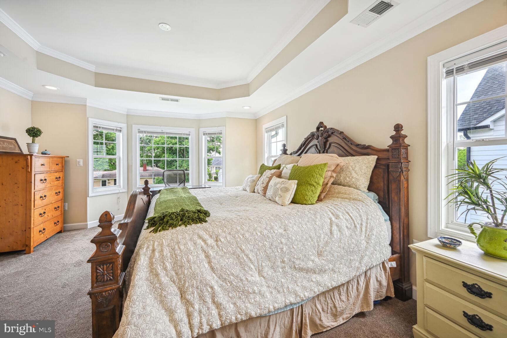 HILLSIDE MANOR - Residential