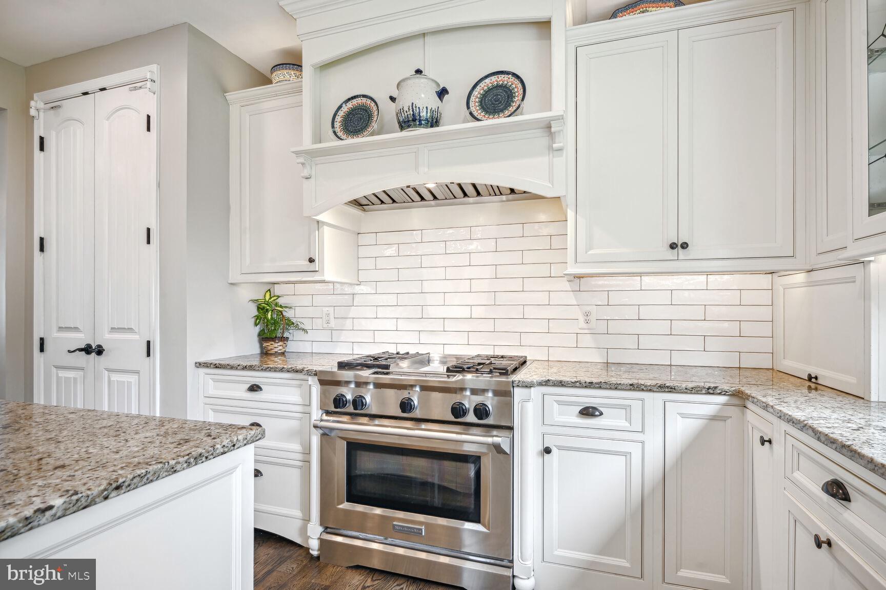 HILLSIDE MANOR - Residential