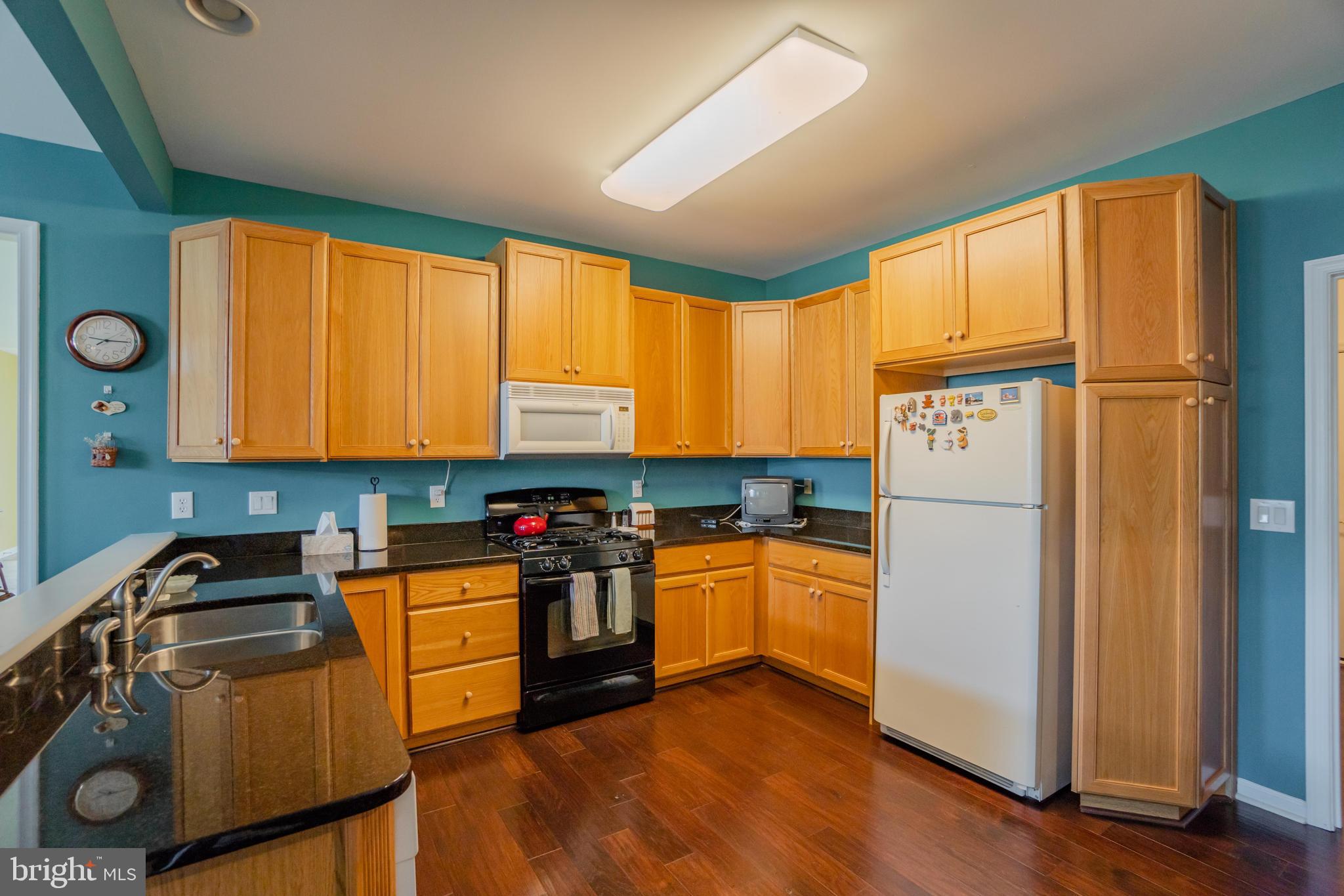 VILLAS AT LINFIELD - Residential